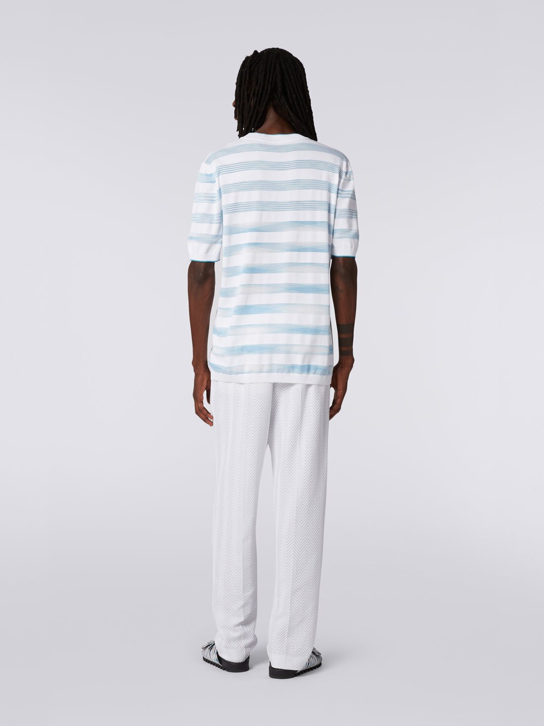 Gestreiftes T-Shirt aus Baumwolle und Viskose mit Rundhalsausschnitt, Weiß & Himmelblau - 8051575734939 - 3
