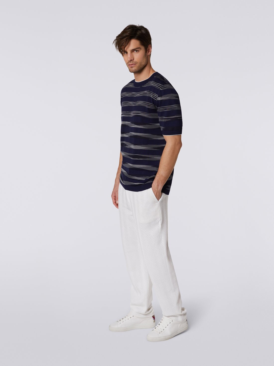 Camiseta de cuello redondo de algodón y viscosa a rayas, Blanco, Negro & Azul Marino - US23SL16BK020QS728Q - 2