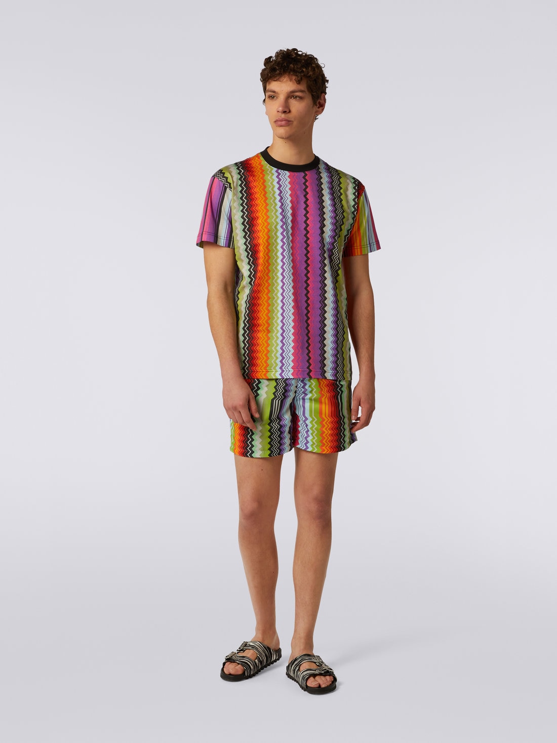 T-shirt girocollo in cotone con stampa a zig zag, Multicolore  - US23SL19BJ00EWS505W - 1