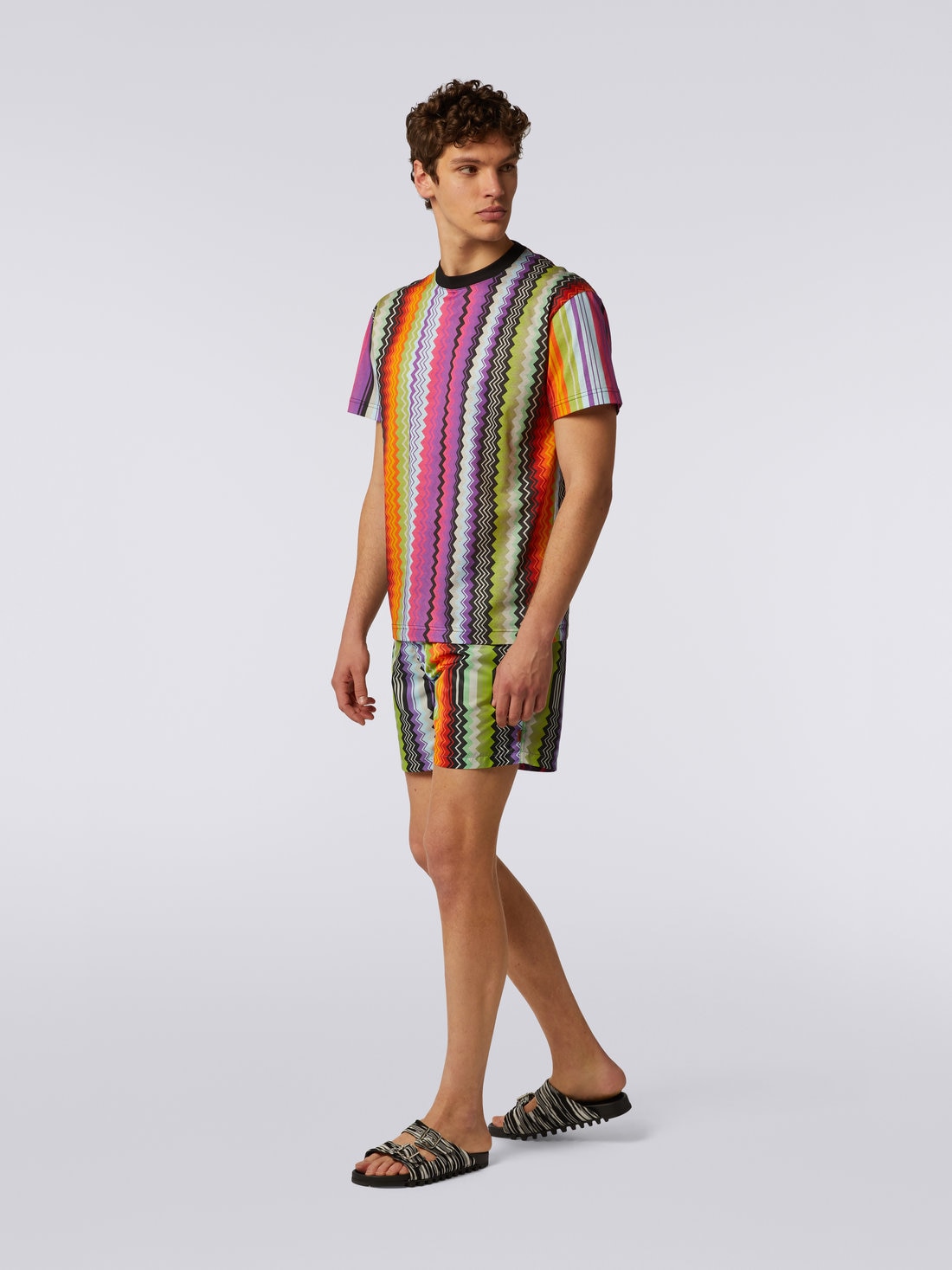 T-shirt girocollo in cotone con stampa a zig zag, Multicolore  - US23SL19BJ00EWS505W - 2