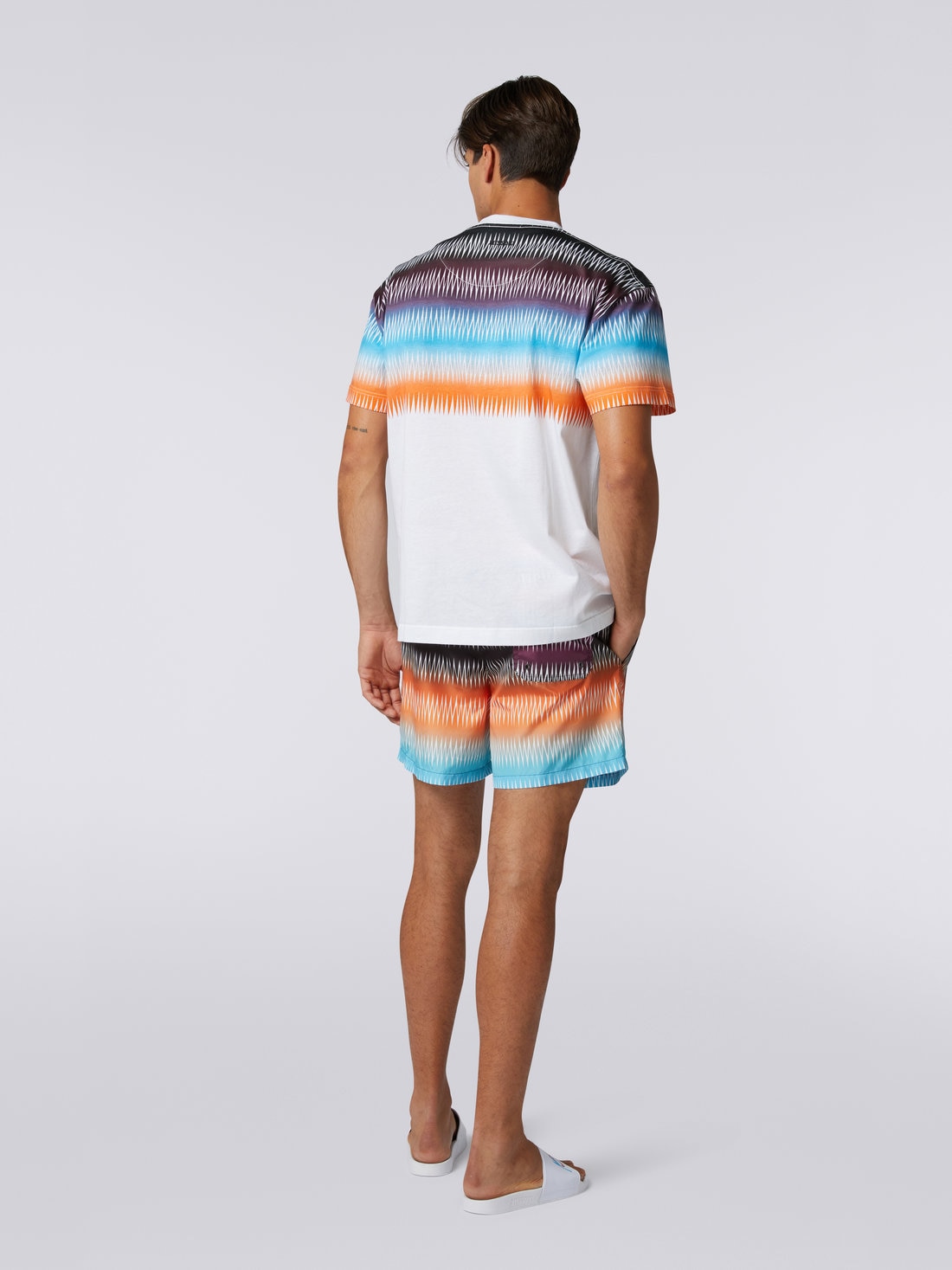 T-shirt à col rond oversize en coton avec zigzag dégradé, Multicolore  - US23SL19BJ00FPS0187 - 3