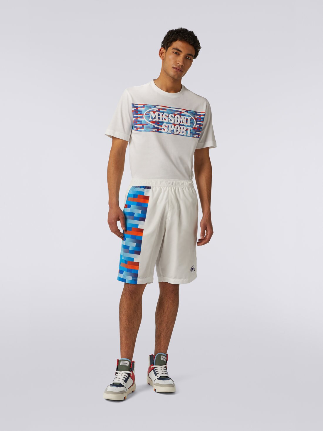 Short de bain avec logo et empiècements dans les couleurs classiques de la marque, Blanc  - 8051575748400 - 1