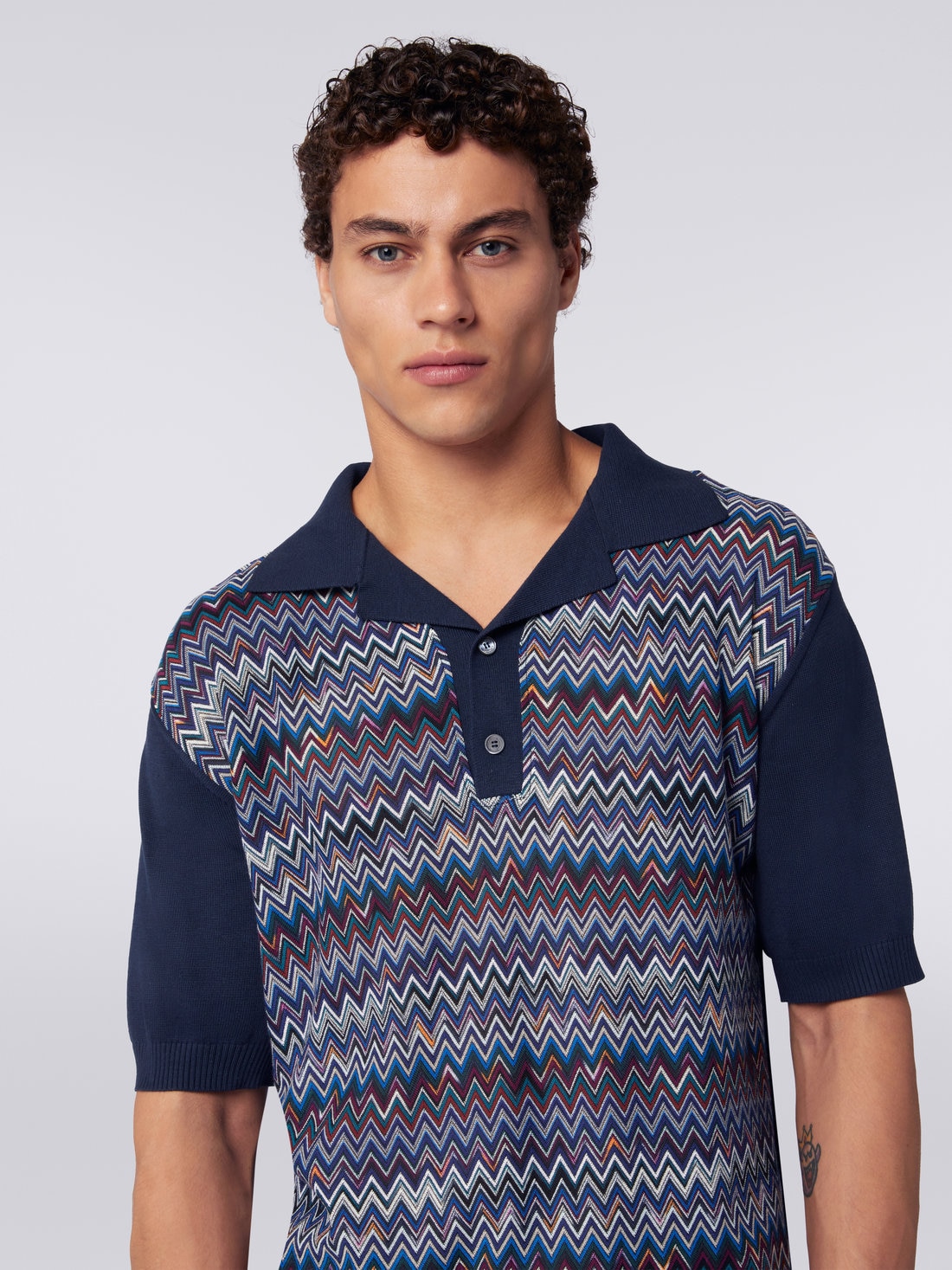 Polo à manches courtes en coton, viscose et soie à chevrons, Bleu Marine  - US23W203BK026MSM8Y1 - 4