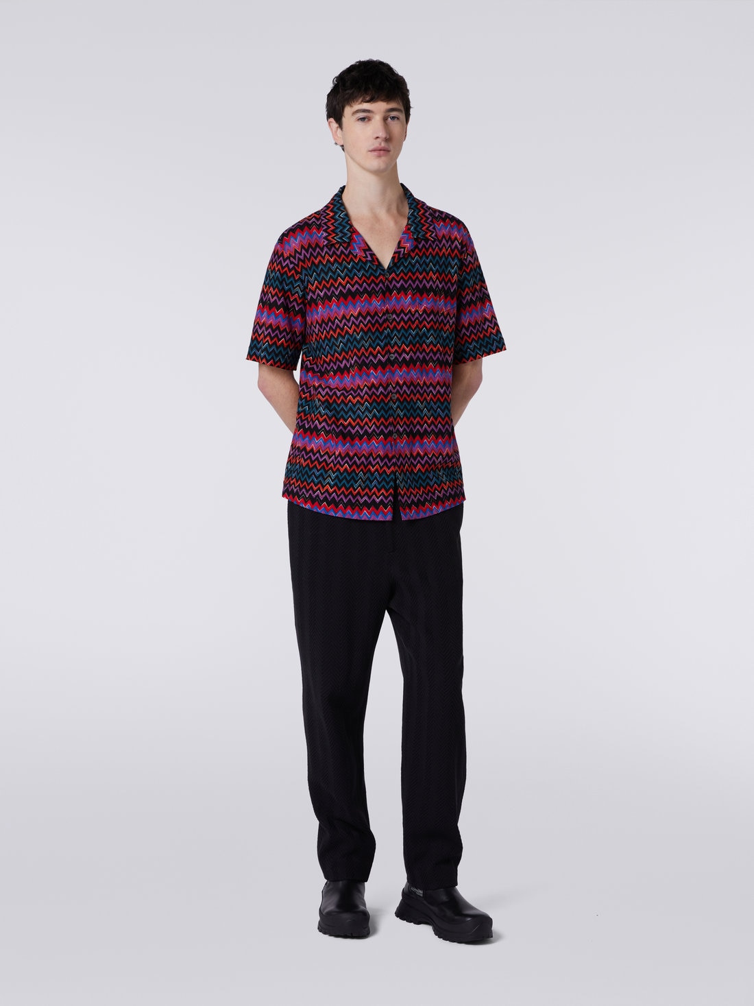 Short-sleeved bowling shirt in zigzag cotton and viscose, Black    - US23WJ08BR00OUSM8WN - 1