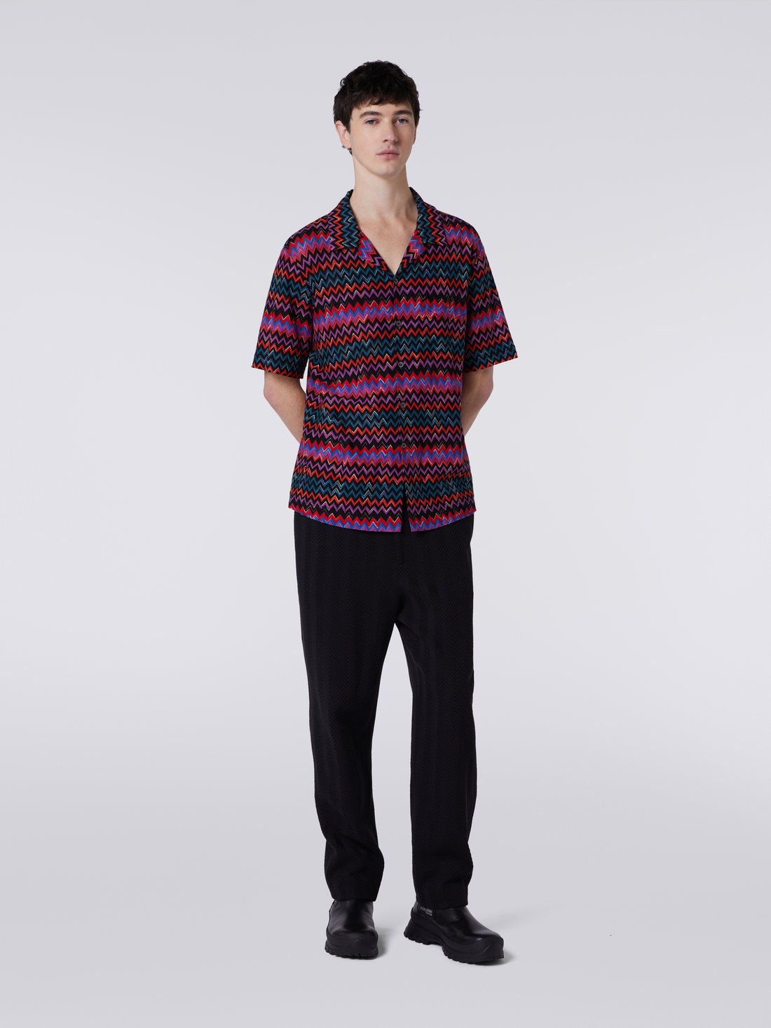 Camicia modello bowling a maniche corte in cotone e viscosa zig zag, Nero    - US23WJ08BR00OUSM8WN - 1