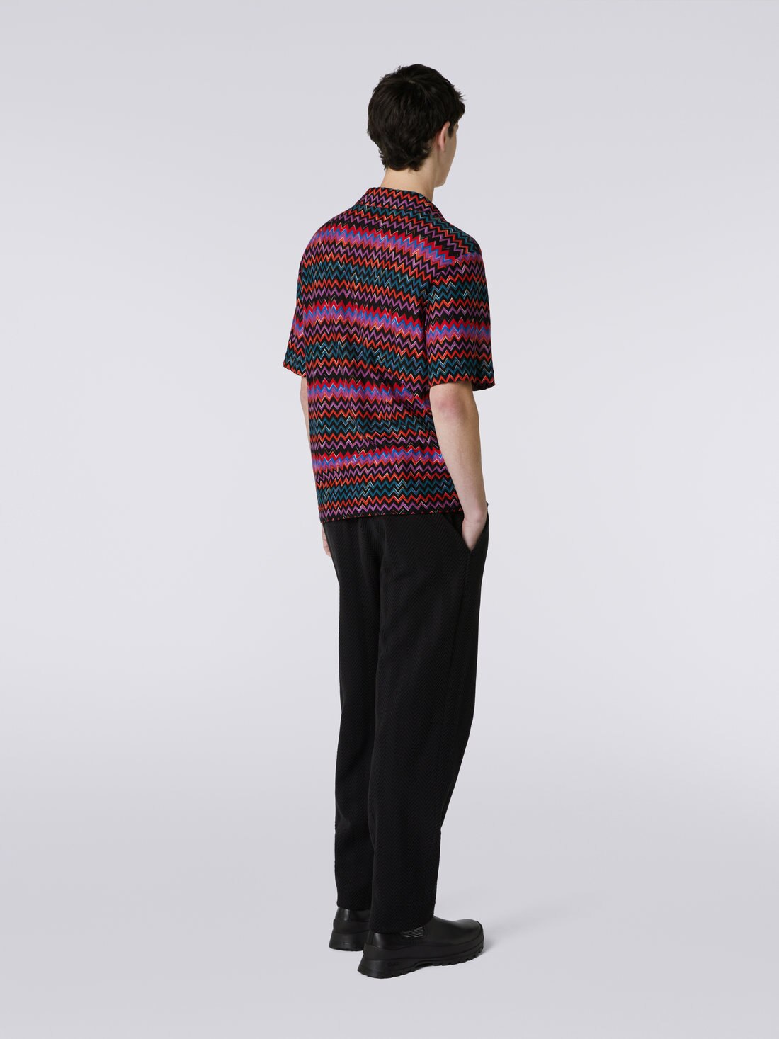 Short-sleeved bowling shirt in zigzag cotton and viscose, Black    - US23WJ08BR00OUSM8WN - 3