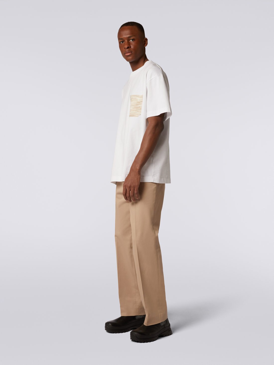 Cotton jersey T-shirt with slub pocket, Black & White - US23WL09BJ00GRS018Y - 2