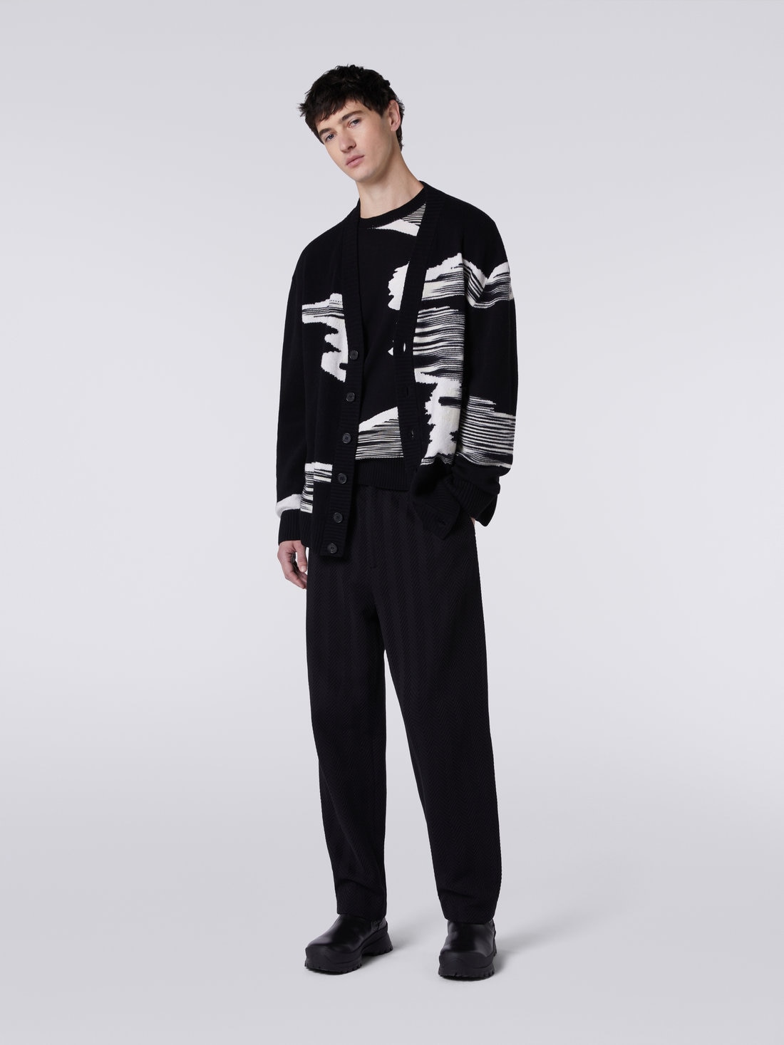 Wool knit cardigan with slub inlay, Black & White - US23WM02BK025VF9001 - 1