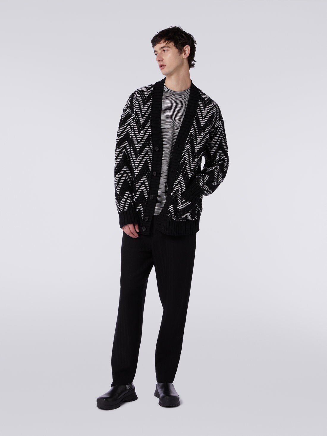 Wool cardigan with two-tone zigzag, Black & White - US23WM06BK026HS91GM - 1