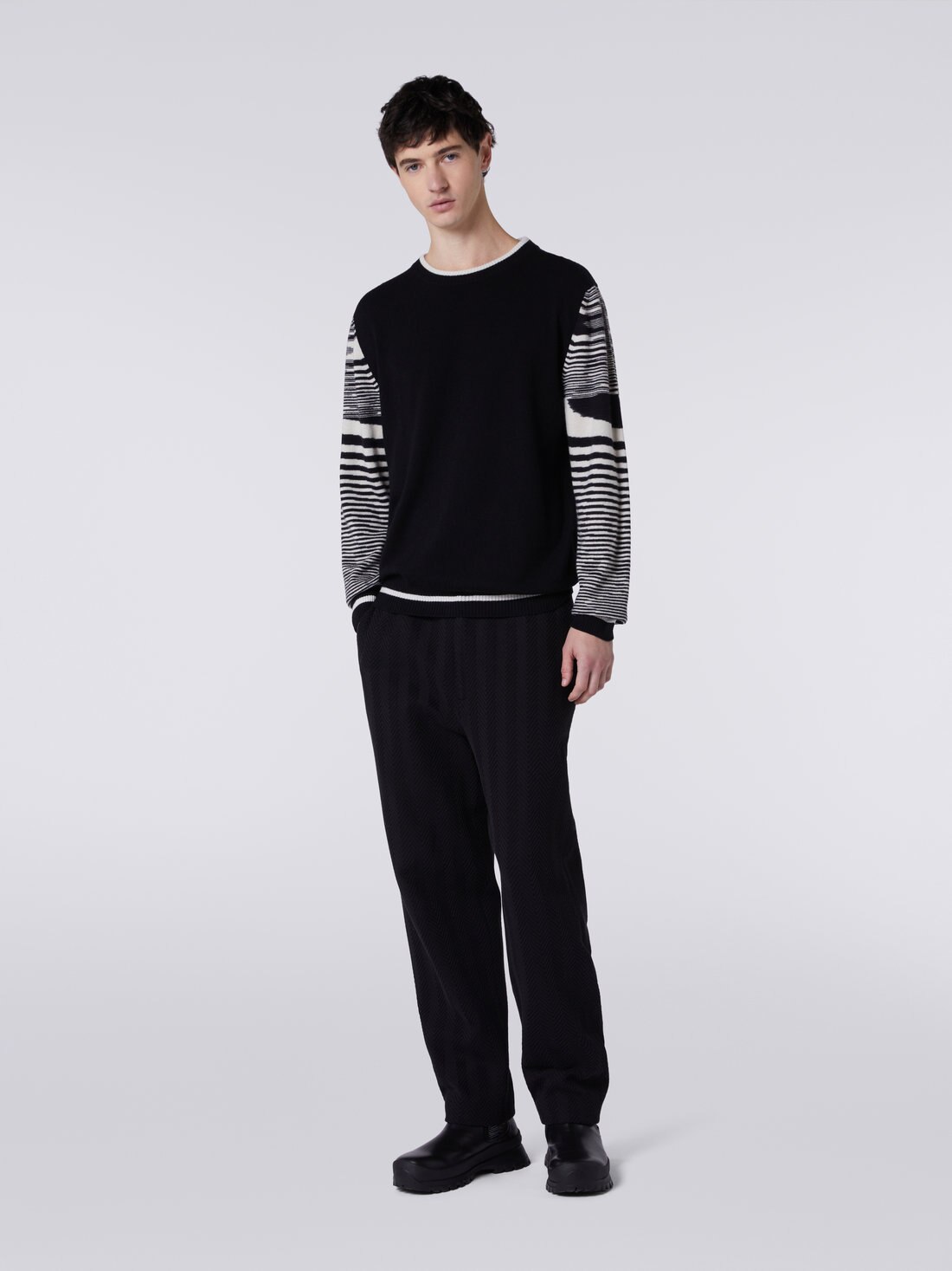 Kaschmirpullover mit Rundhalsausschnitt, Schwarz    - 8051575930447 - 1