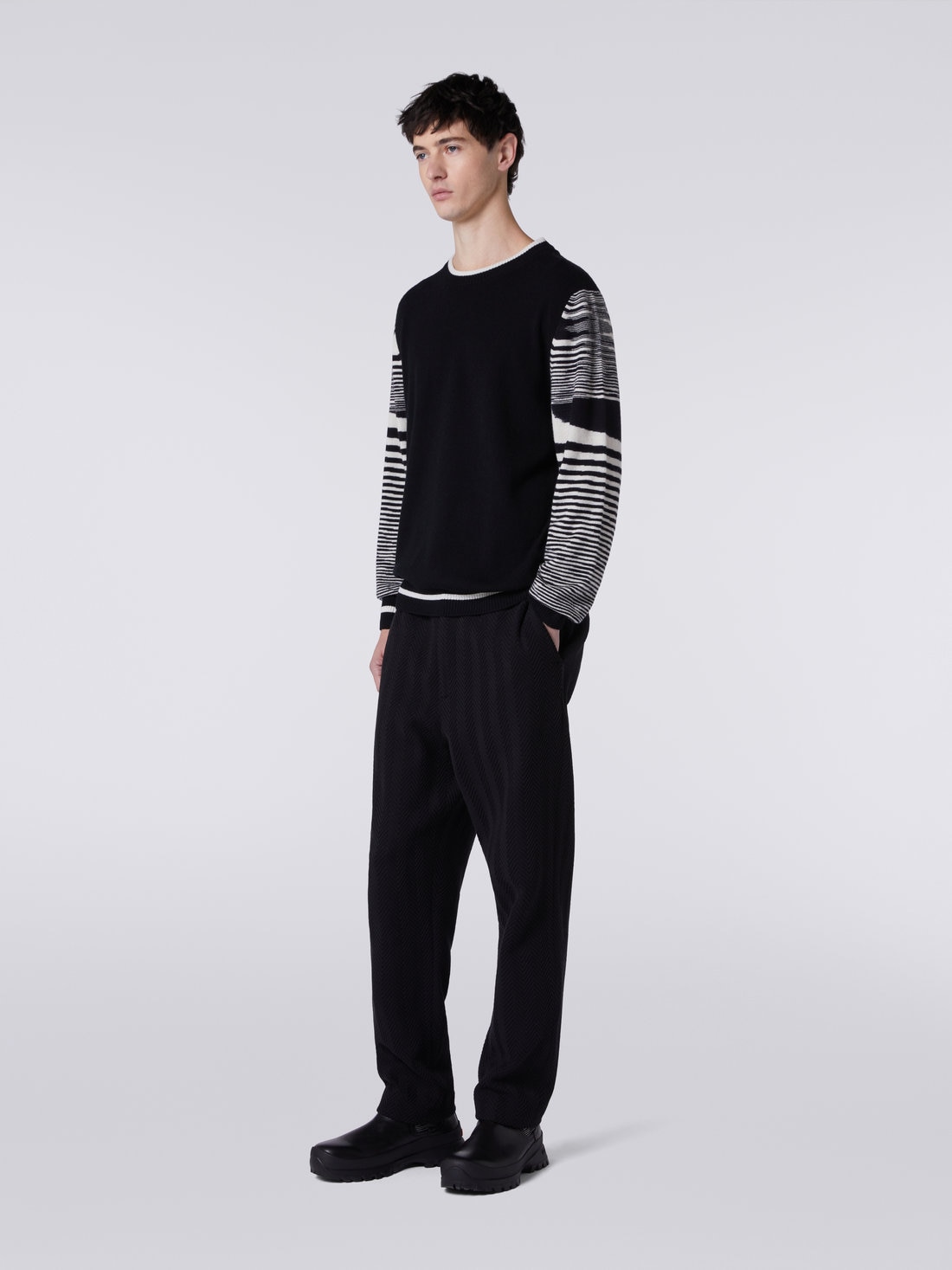 Kaschmirpullover mit Rundhalsausschnitt, Schwarz    - 8051575930447 - 2