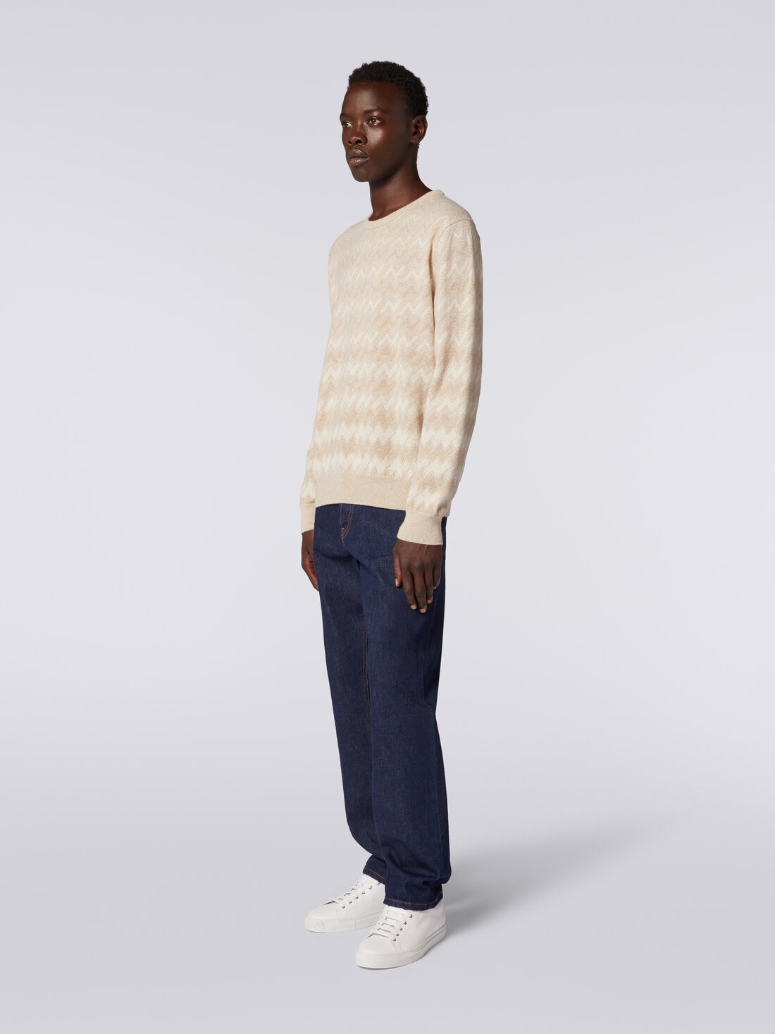 Cashmere crew-neck sweater with zigzags, White & Beige - US23WN0VBK033KS01AB - 2