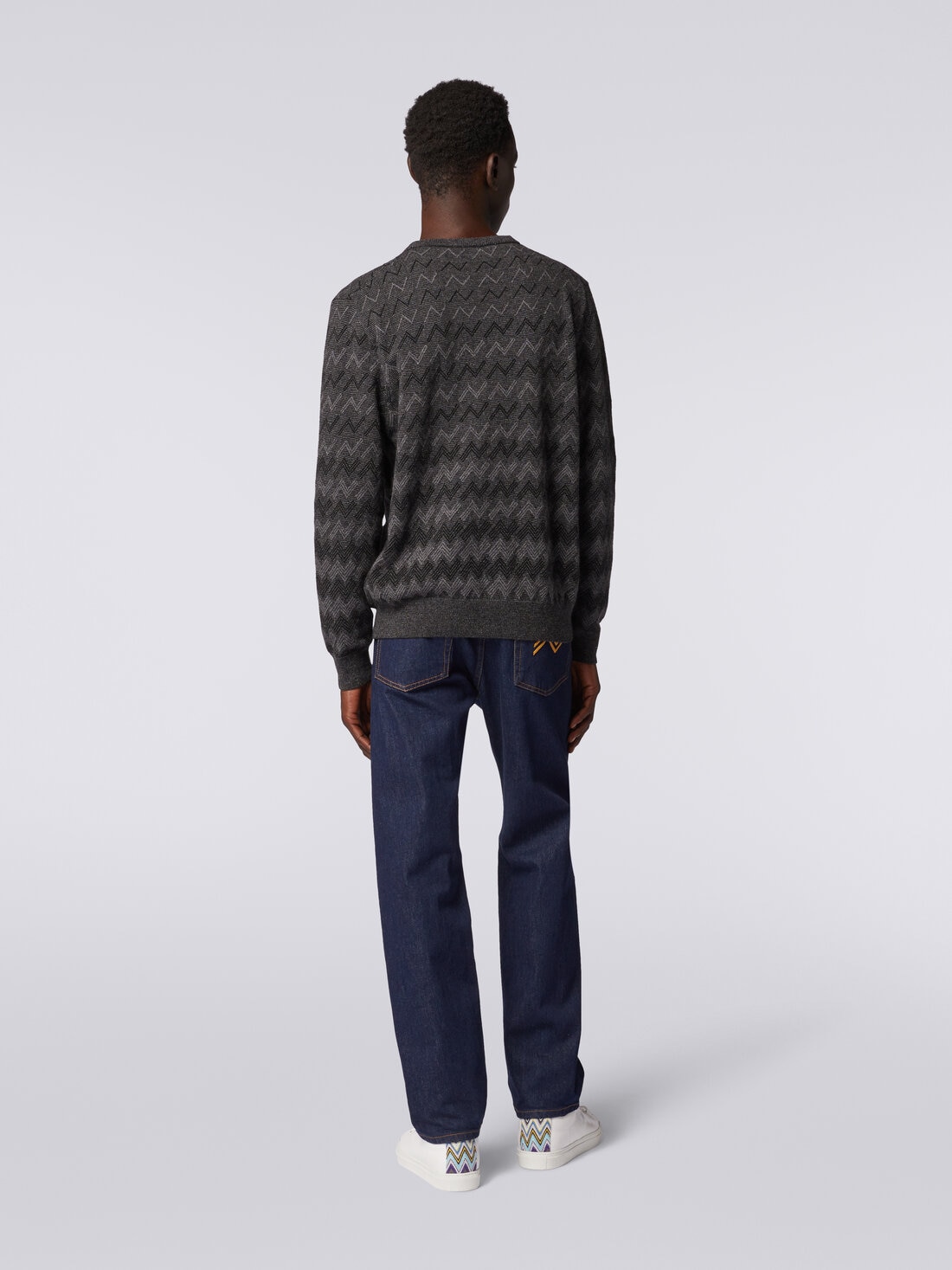 Cashmere crew-neck sweater with zigzags, Black & Grey - US23WN0VBK033KS91I1 - 3