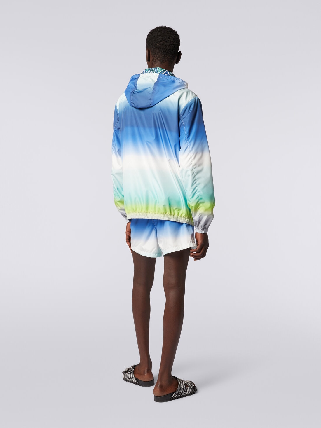 Reversible windbreaker in dégradé zigzag fabric, Multicoloured  - US24SC0EBW00S6SM999 - 3