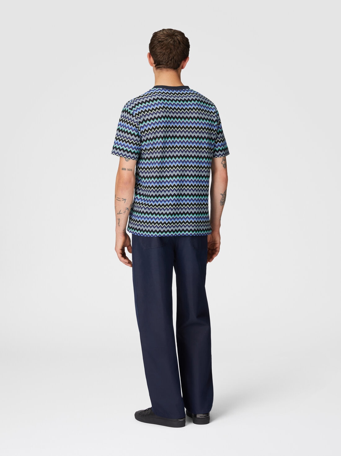 ジグザグコットンクルーネックTシャツ、対照的な襟, ブラック＆ブルー - US25SL0HBR010USM9KW - 2