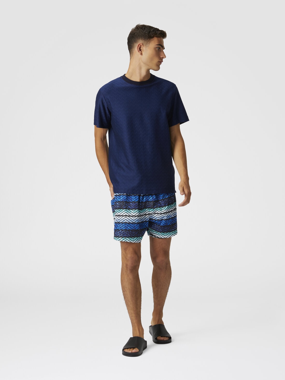 Zigzag print swim trunks with stripes and dégradé, Blue - US25SP00BW00VKS72JP - 3