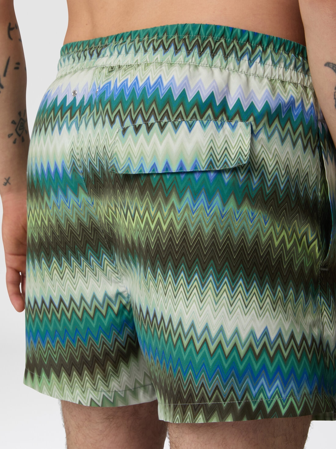 Swim shorts with gradient micro zigzag print, Green - US25SP00BW00W7SM9LT - 4