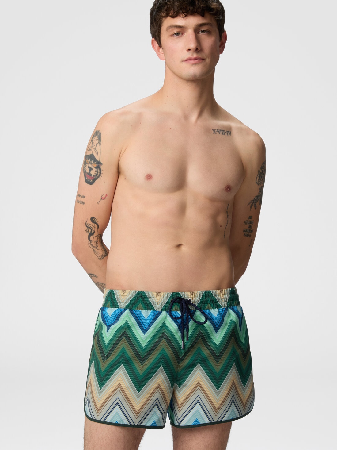 Swim shorts with macro zigzag print, Green - US25SP01BW00VESM9LQ - 3