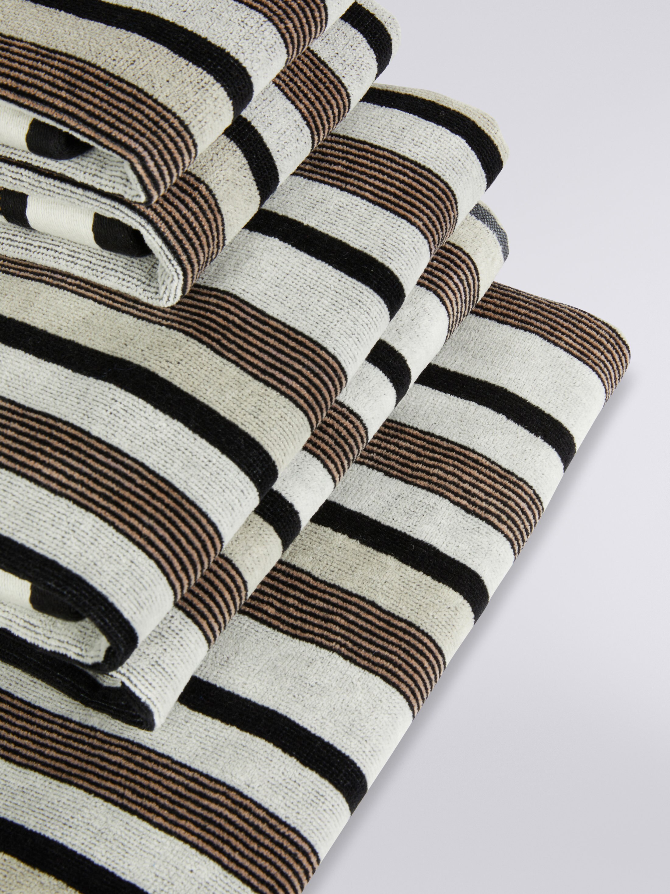 5 piece Craig bath towel set in stripped cotton terry Black