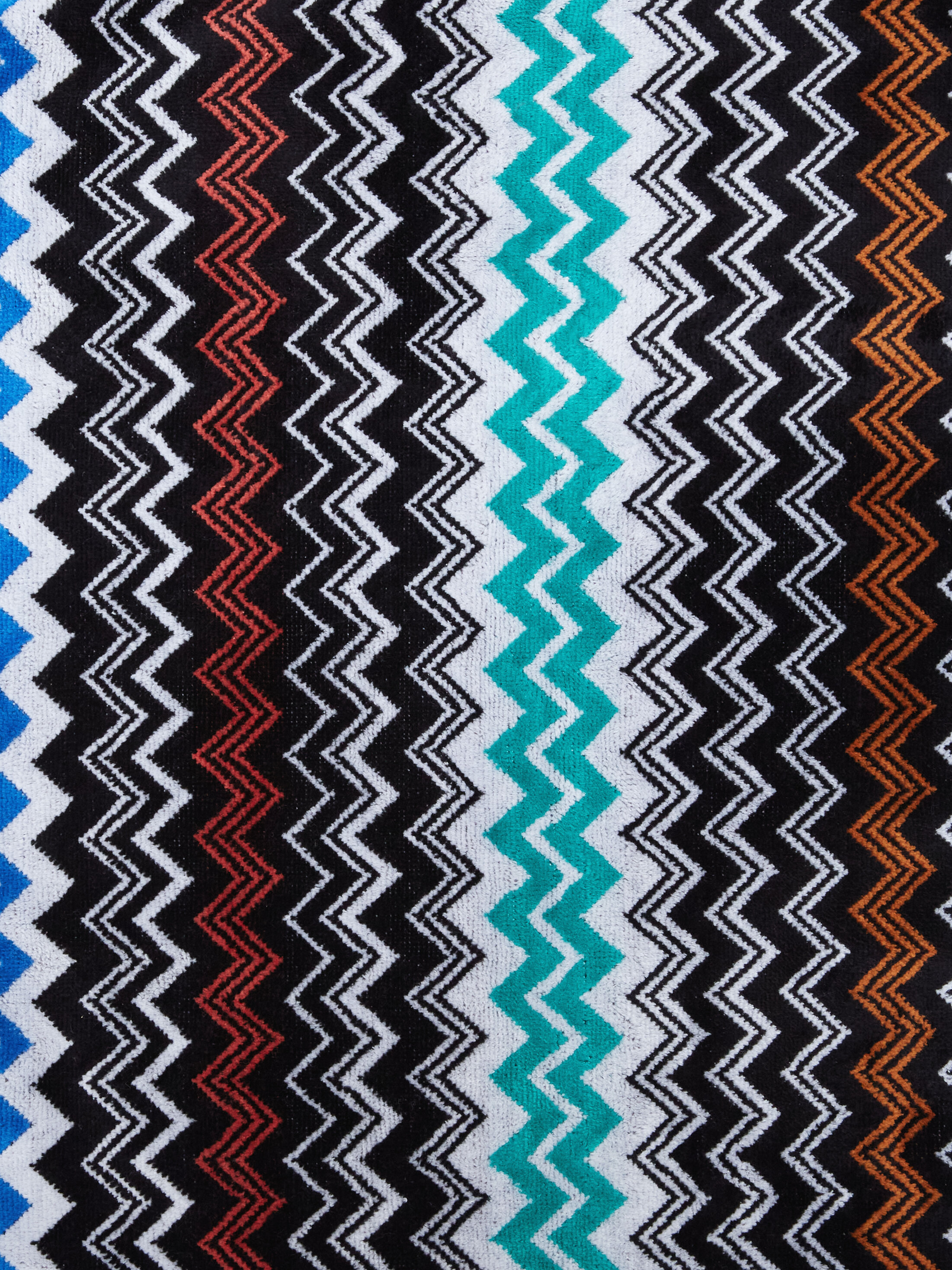 Neoclassic 2-piece bath towel set in cotton terry with zigzag