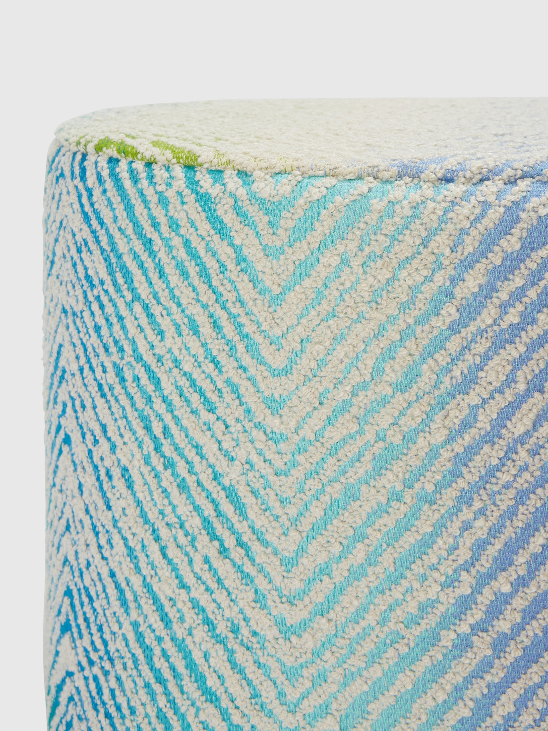 Island 40x30 cm cylindrical outdoor pouffe zigzag bouclé