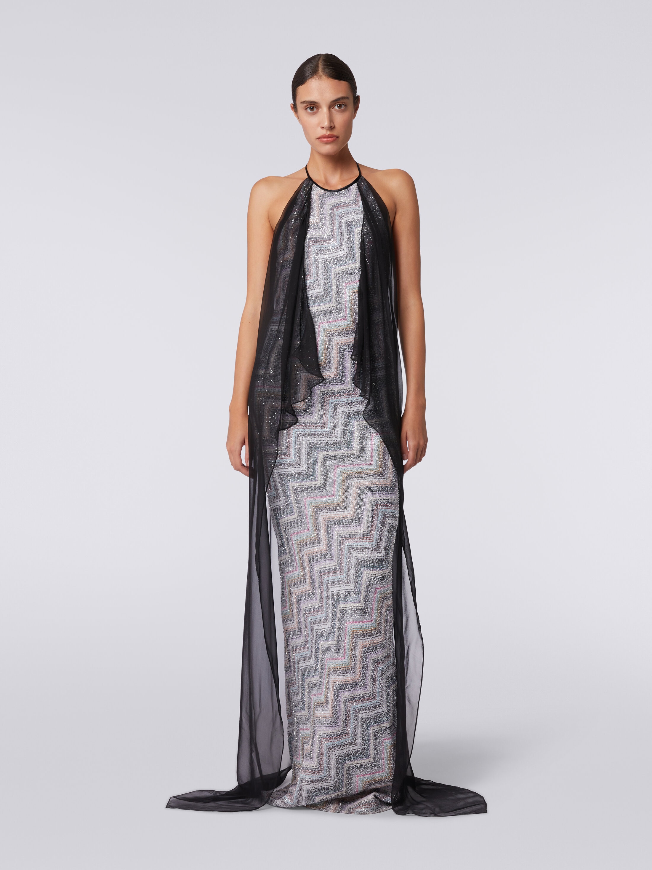 Long dress in zigzag knit with sequins and chiffon appliqué 