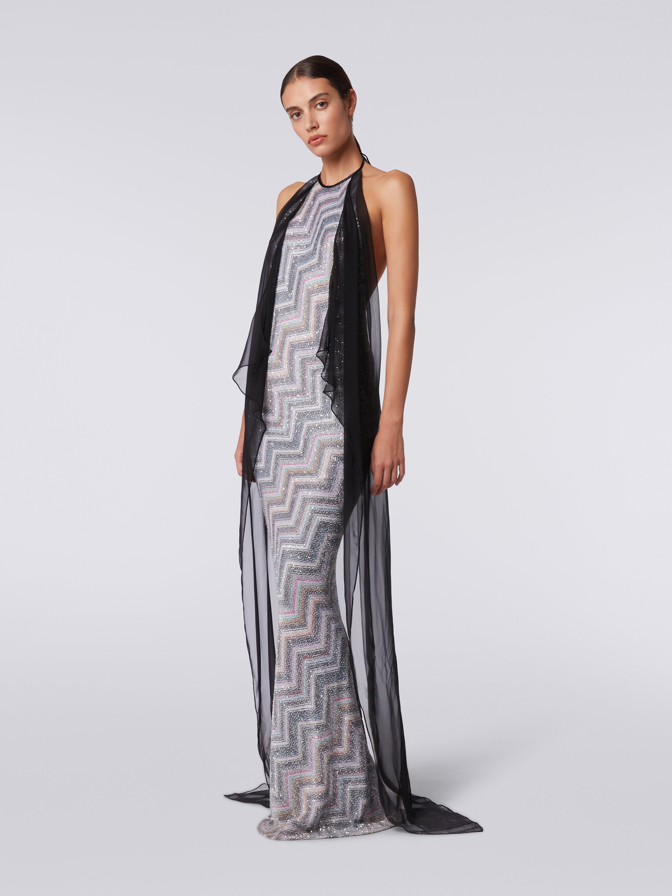 Long dress in zigzag knit with sequins and chiffon appliqué