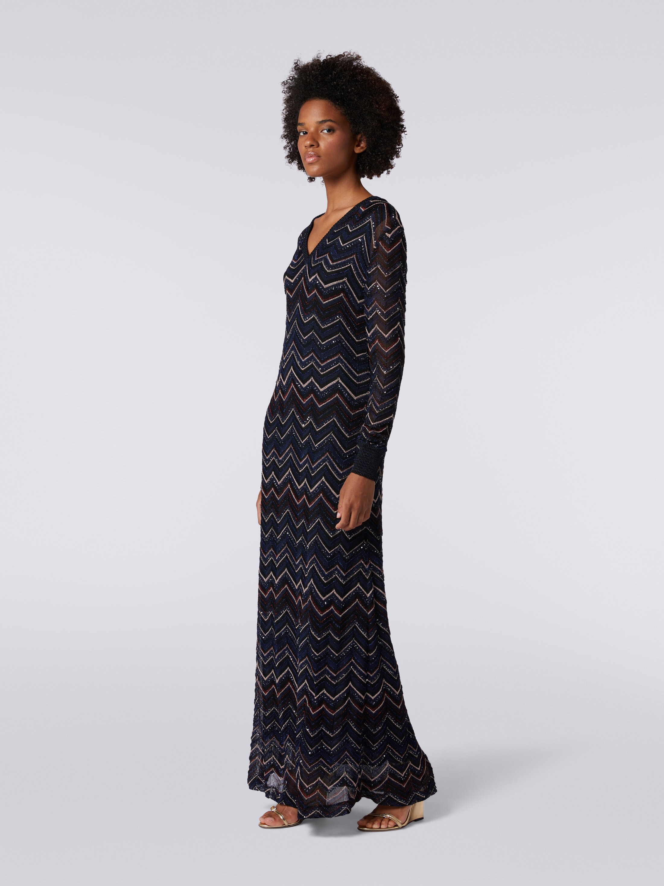 Long dress in zigzag knit with V neckline and lurex Multicoloured 