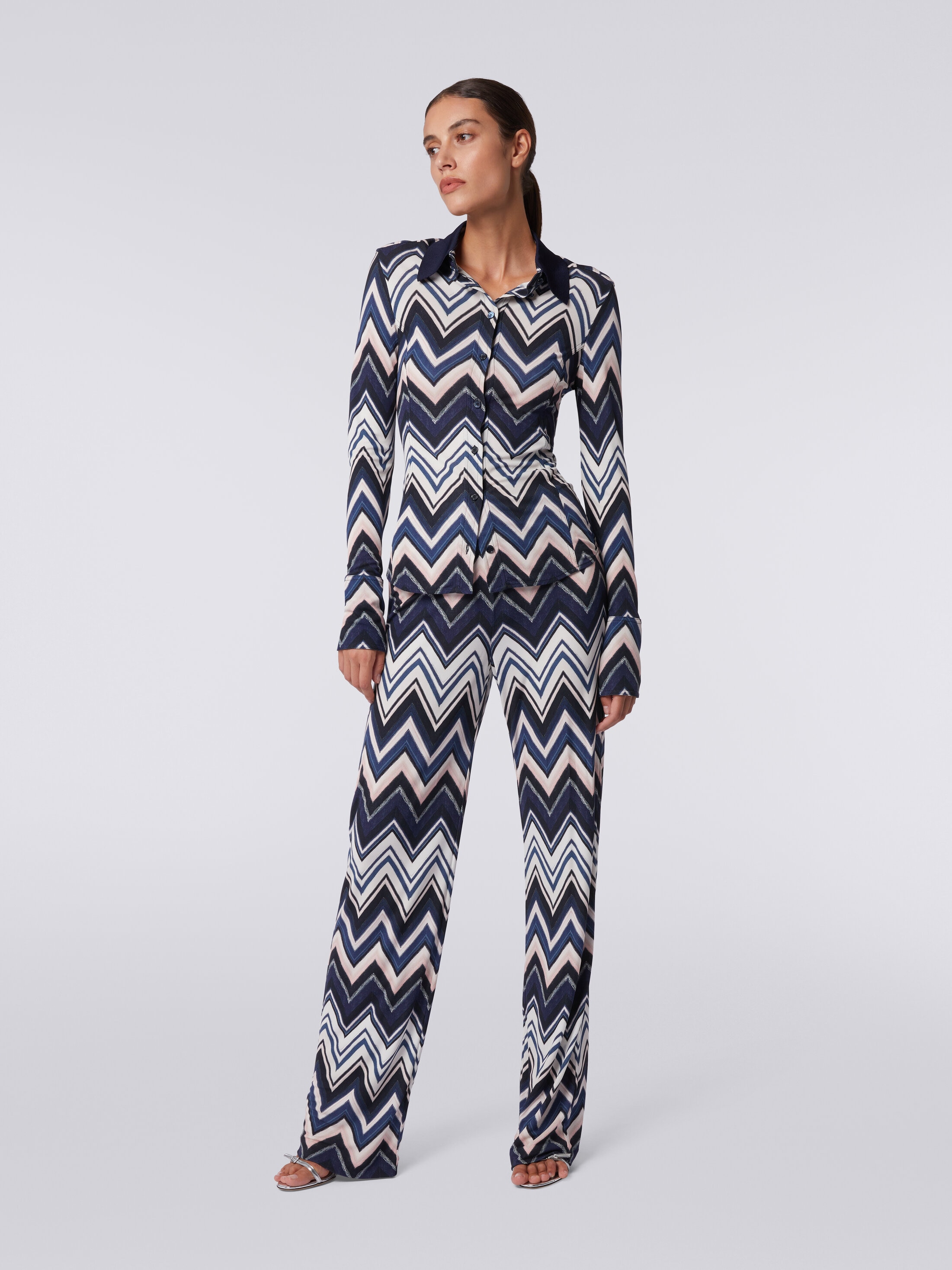Shirt in viscose with zigzag print