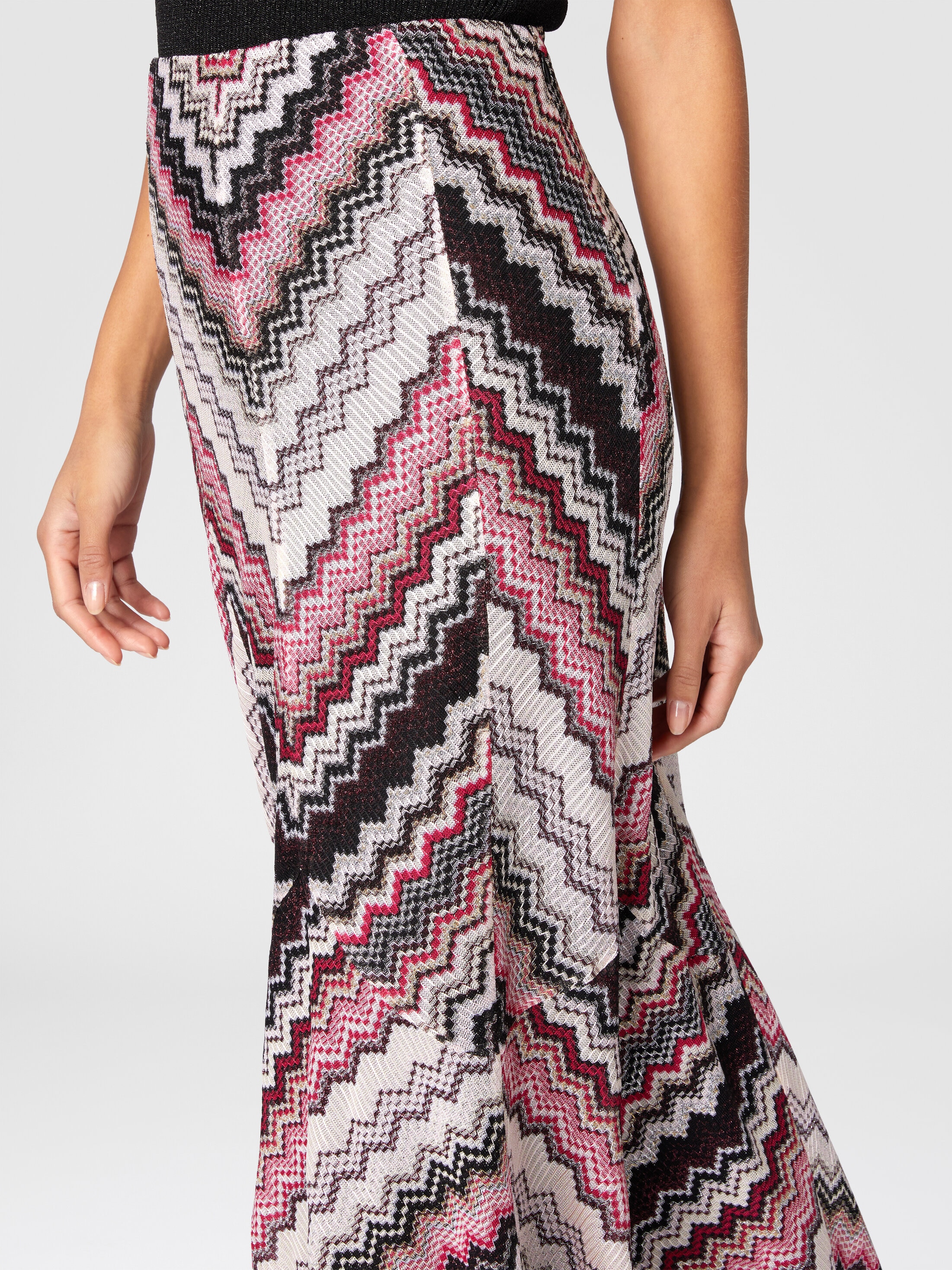 エレガンスと個性を放つMissoniのロング、ミディ、ミニスカート
