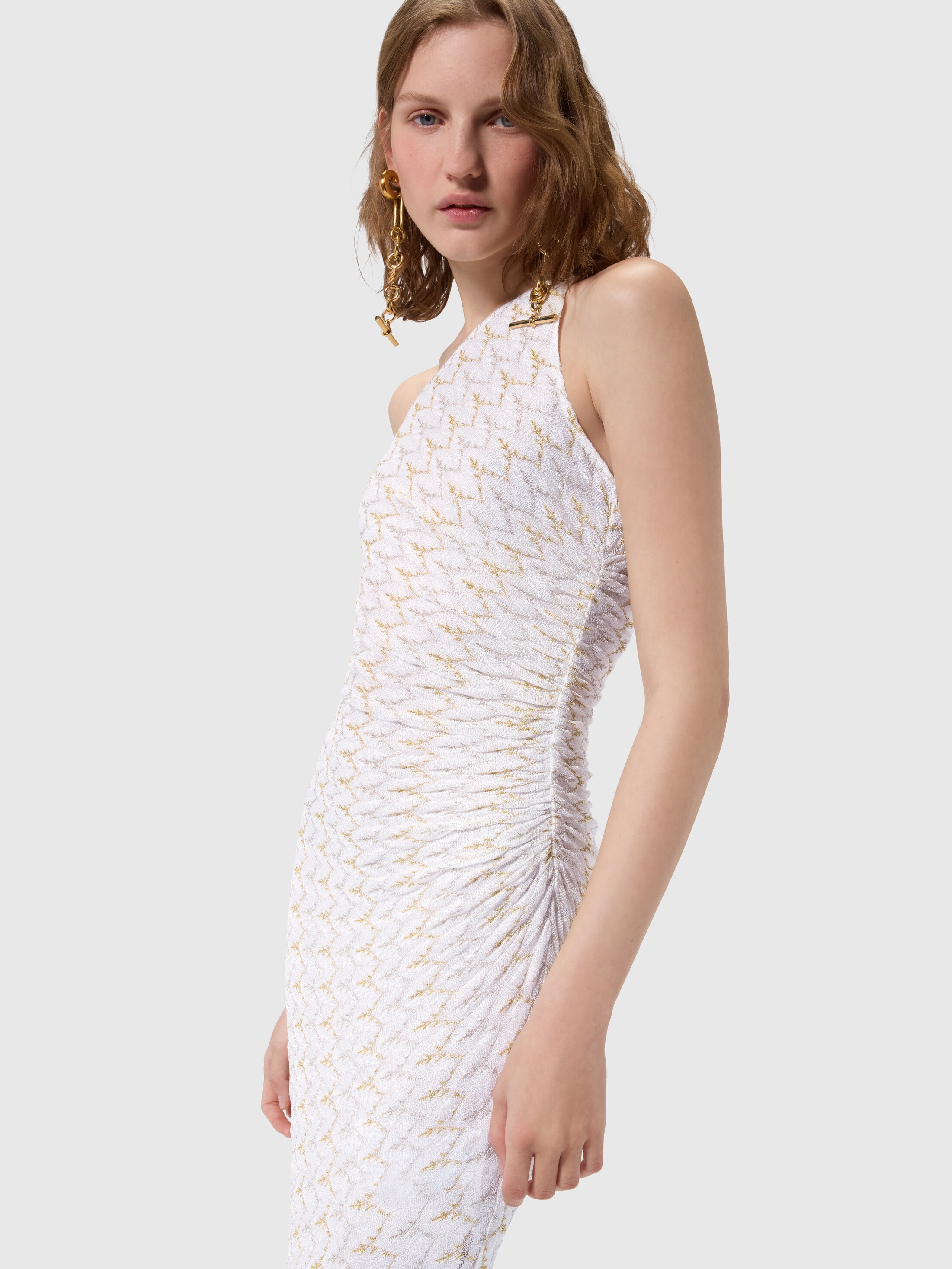 One-shoulder long dress in zig zag lace White & Gold | Missoni