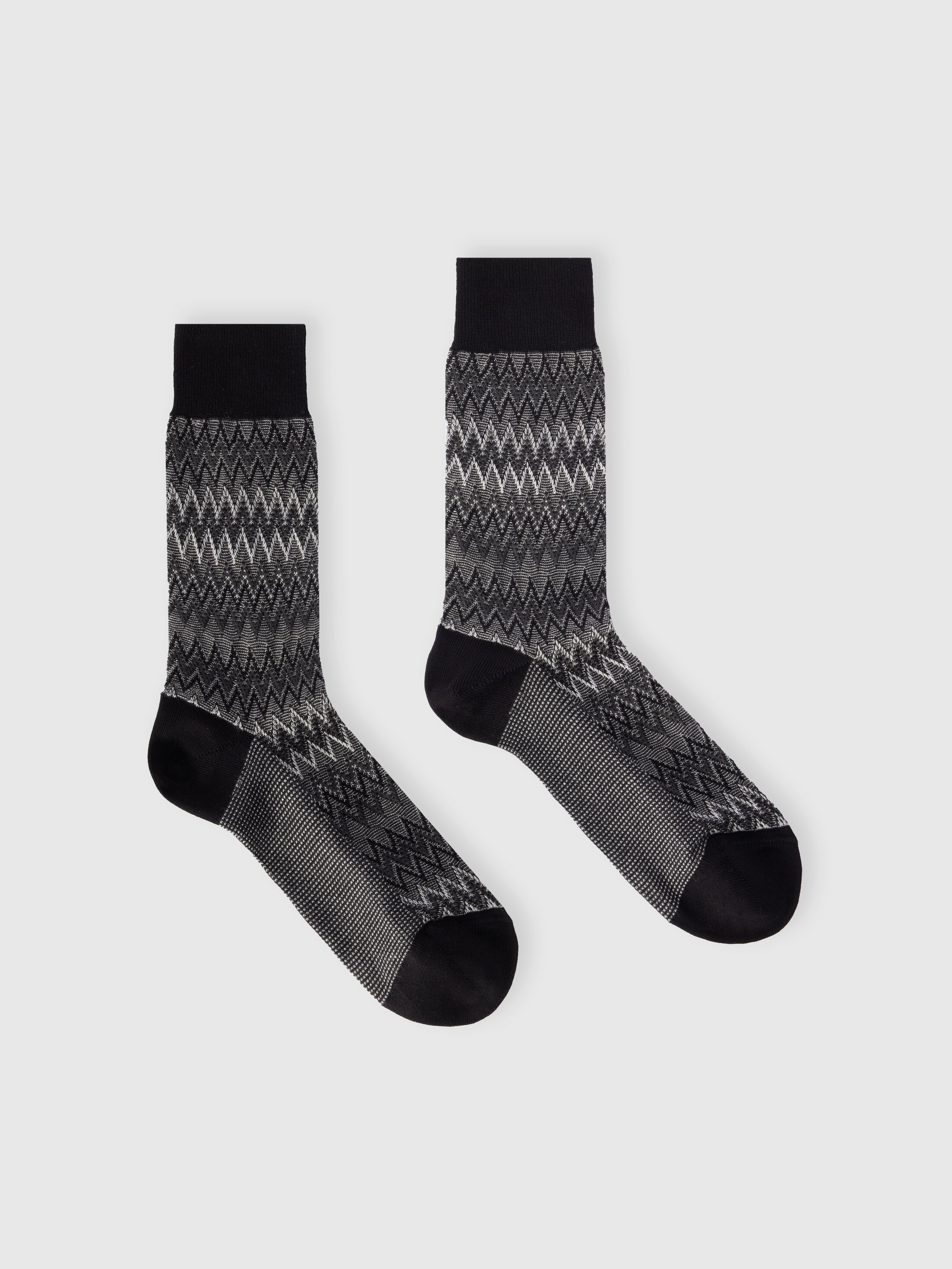 Missoni Mid-length Cotton-blend Zigzag Socks In Black