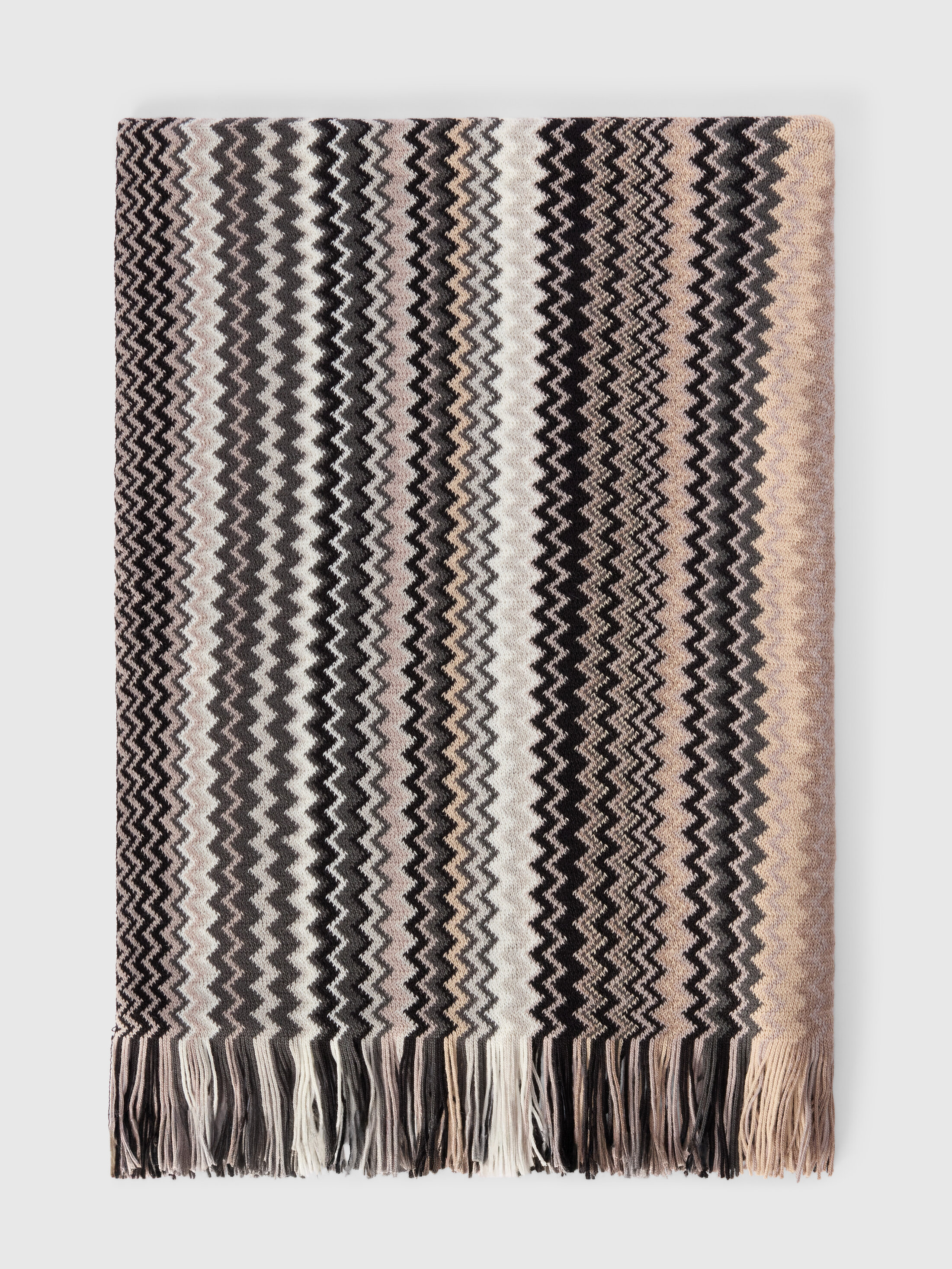 ミッソーニ (MISSONI)　モヘア入りウールの暖かいケープ・マフラー ミッソーニ (MISSONI) モヘア入りウールの暖かいケープ・マフラー