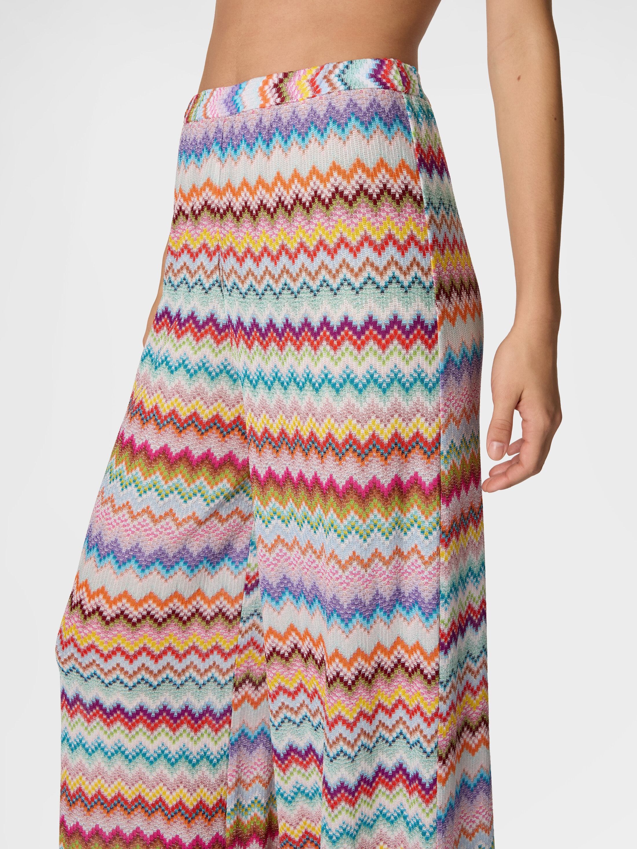 Beach cover-up pants in lamé viscose with pixel-effect zigzag