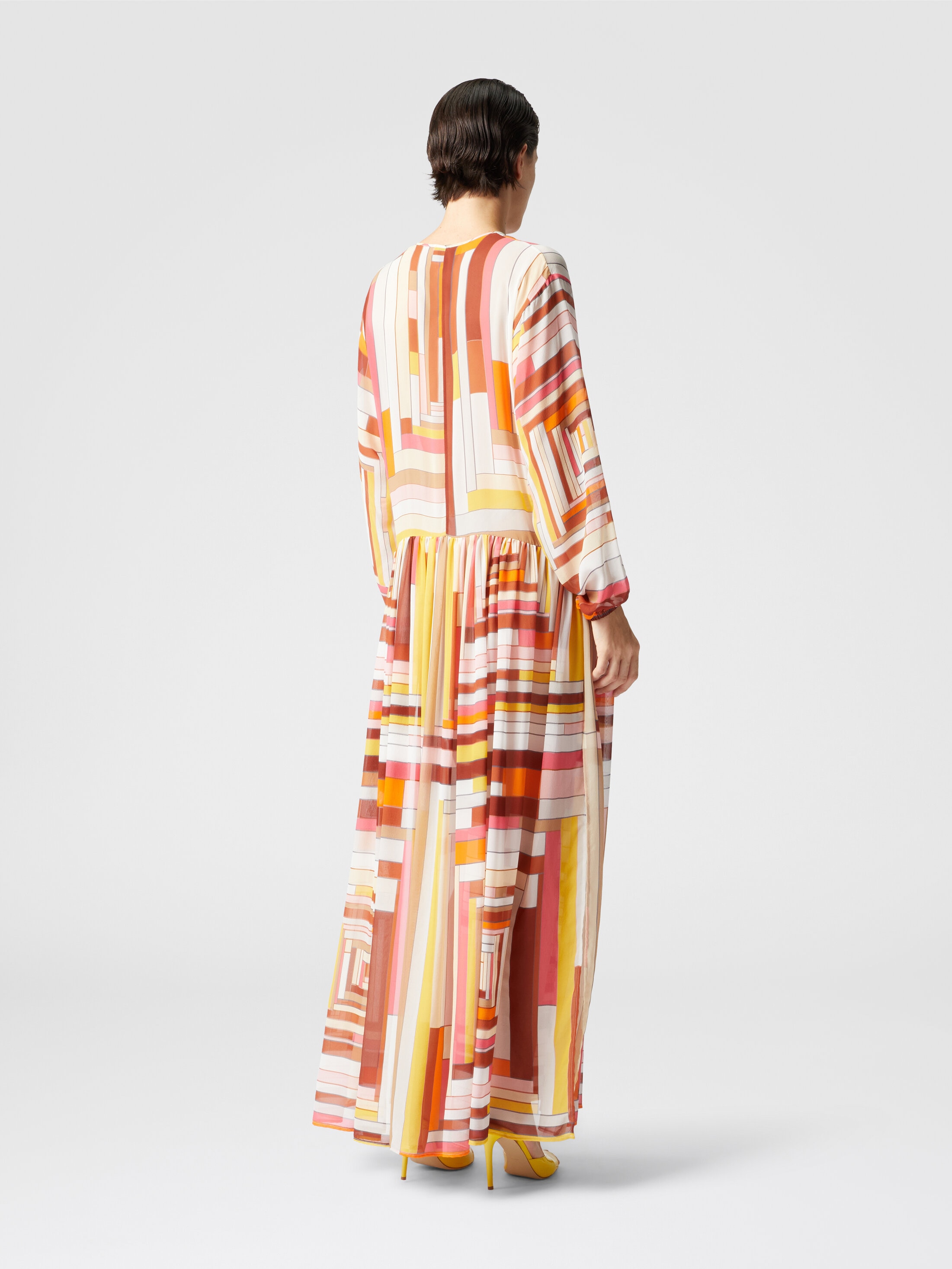 【美品】 MISSONI ウール ロング スカート Mサイズ スリット 風 総柄 Long cover-up dress in printed silk with long sleeves