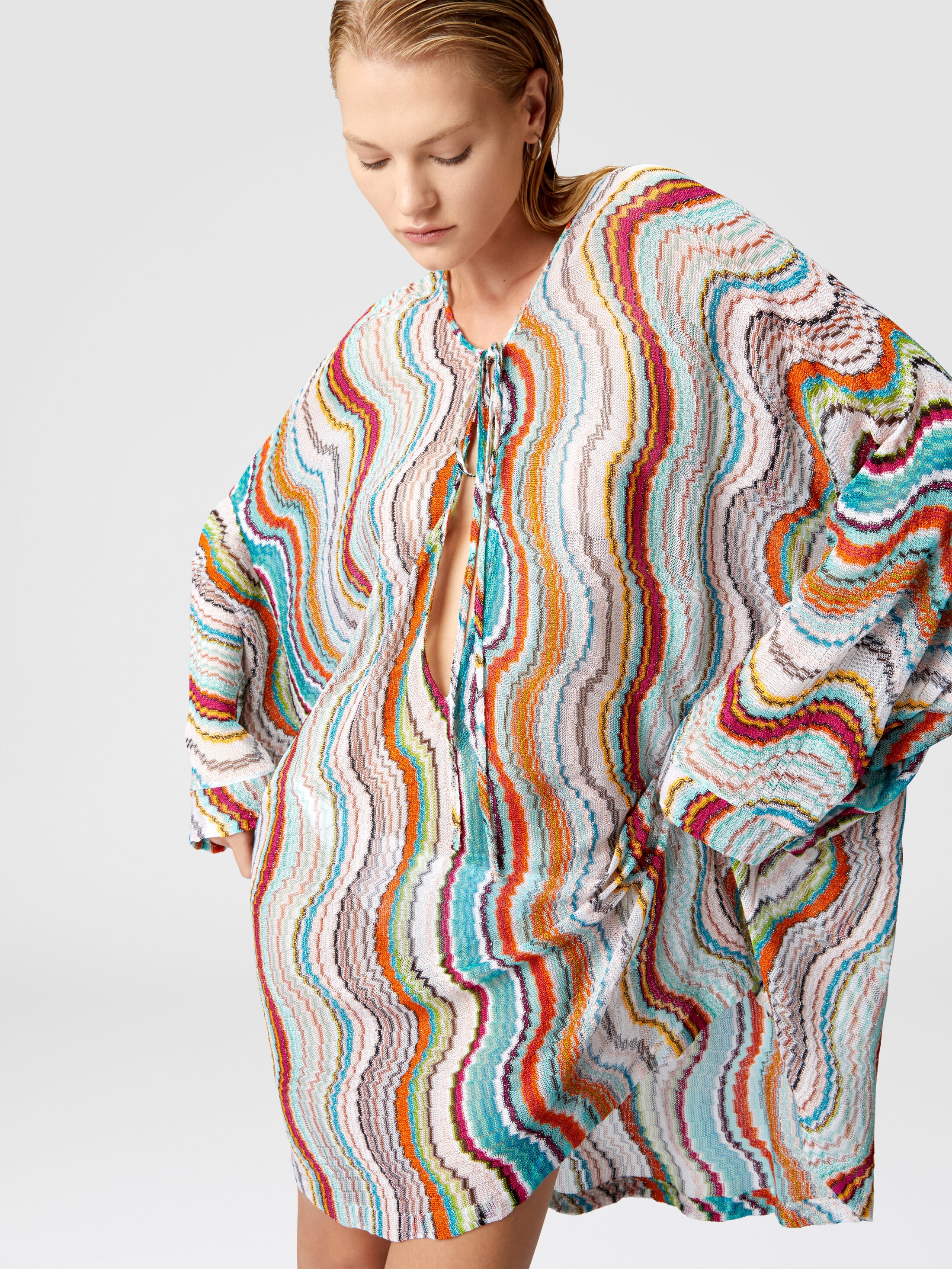 Long-sleeved cover-up kaftan with lamé wave motif Long-sleeved cover-up kaftan with lamé wave motif