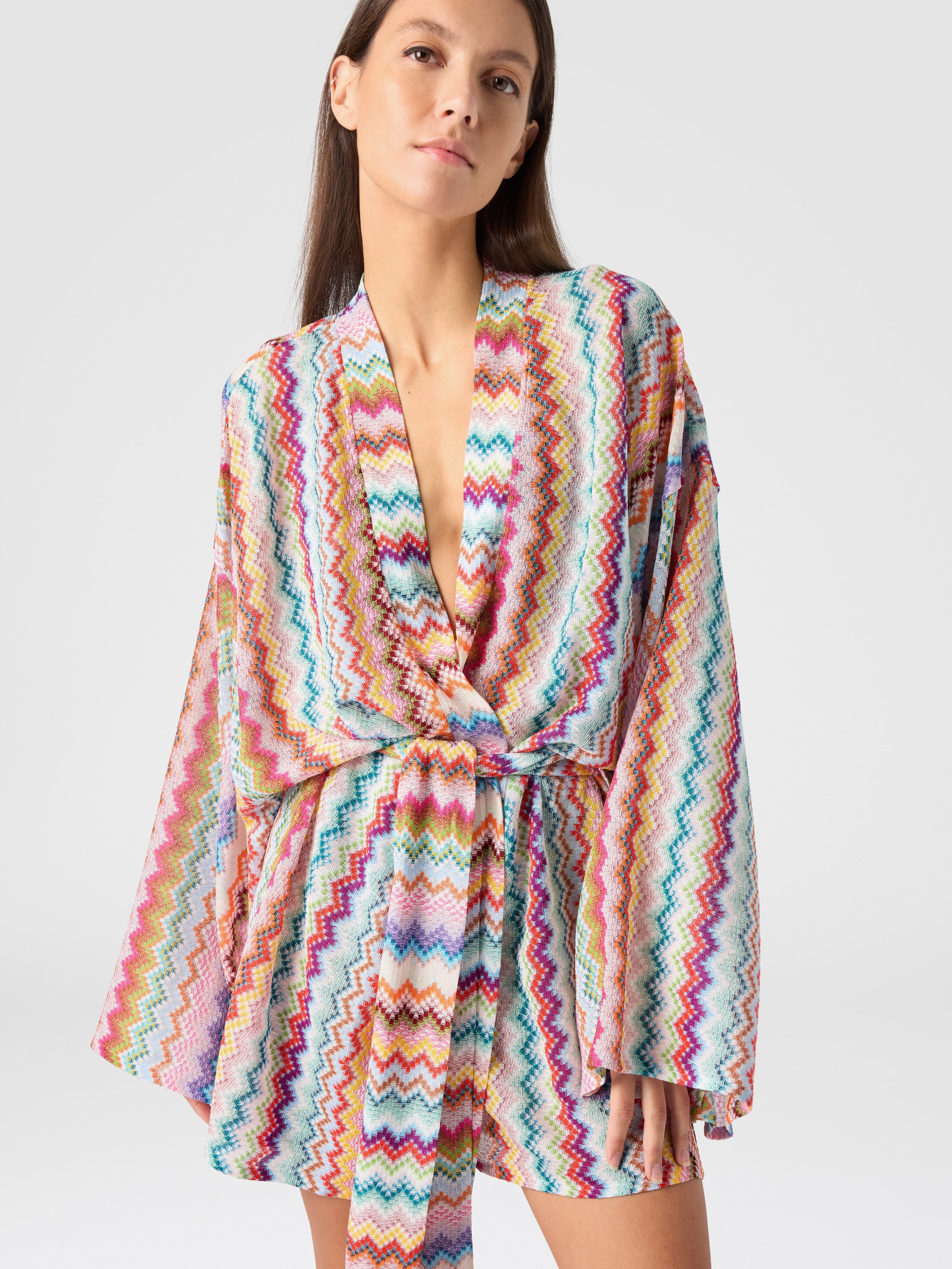 Short kimono cover-up in lamé viscose with pixel-effect zigzag