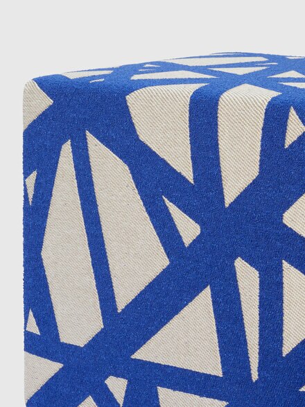 Nastri, cubic bouclé outdoor pouffe, 40x40x40 cm, White & Blue - 1D4LV00025501