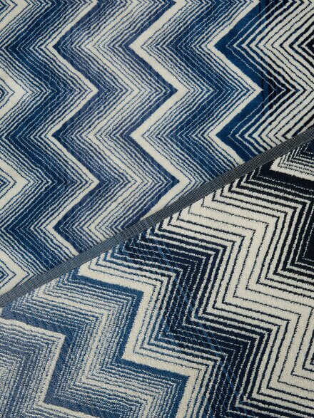 Marea Bath Mat 100% cotton with chevron pattern 70x160 cm 1000 gr/m&sup2;, Blue& White  - 1E3SP99167501