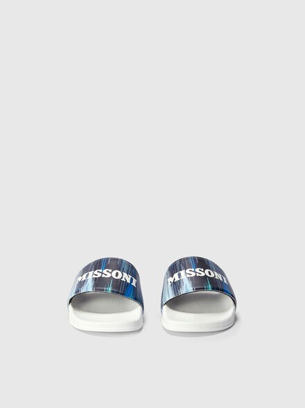Sandalias slip-on con patrón rayado y logo, Blanco & Azul Oscuro - KS25SY01BV00HNS72M9