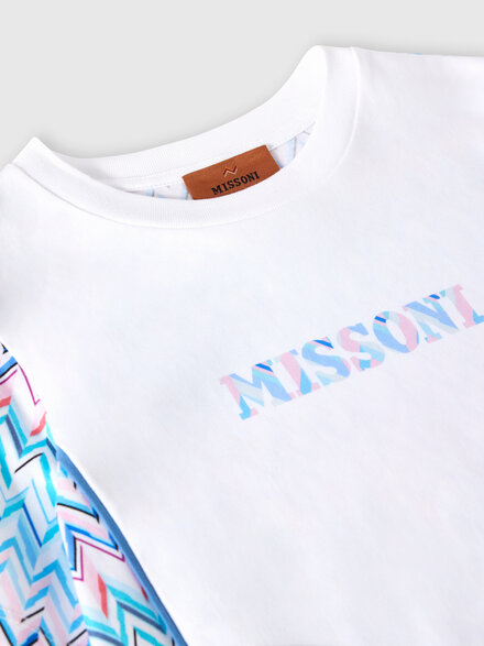 Robe courte &agrave; manches courtes avec logo imprim&eacute; et d&eacute;tails zig zag, Multicolore  - KS26SG01BV00JHSM923