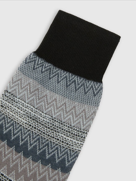 Short socks in 100% cotton with striped zig-zag pattern., Multicoloured  - LS25SS0BBV00HKSM67R