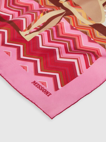 Silk scarf with print, Multicoloured  - LS25SS18BV00HLSM67S