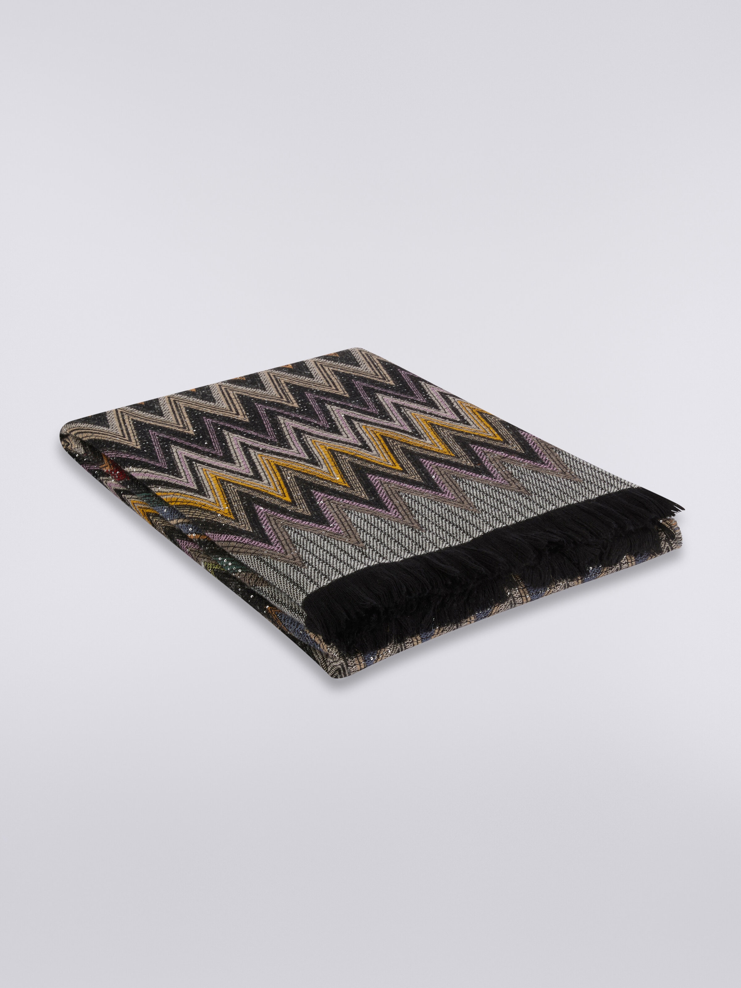 Chen 140x200 cm wool blend zigzag plaid blanket with sequins, Black    - 0