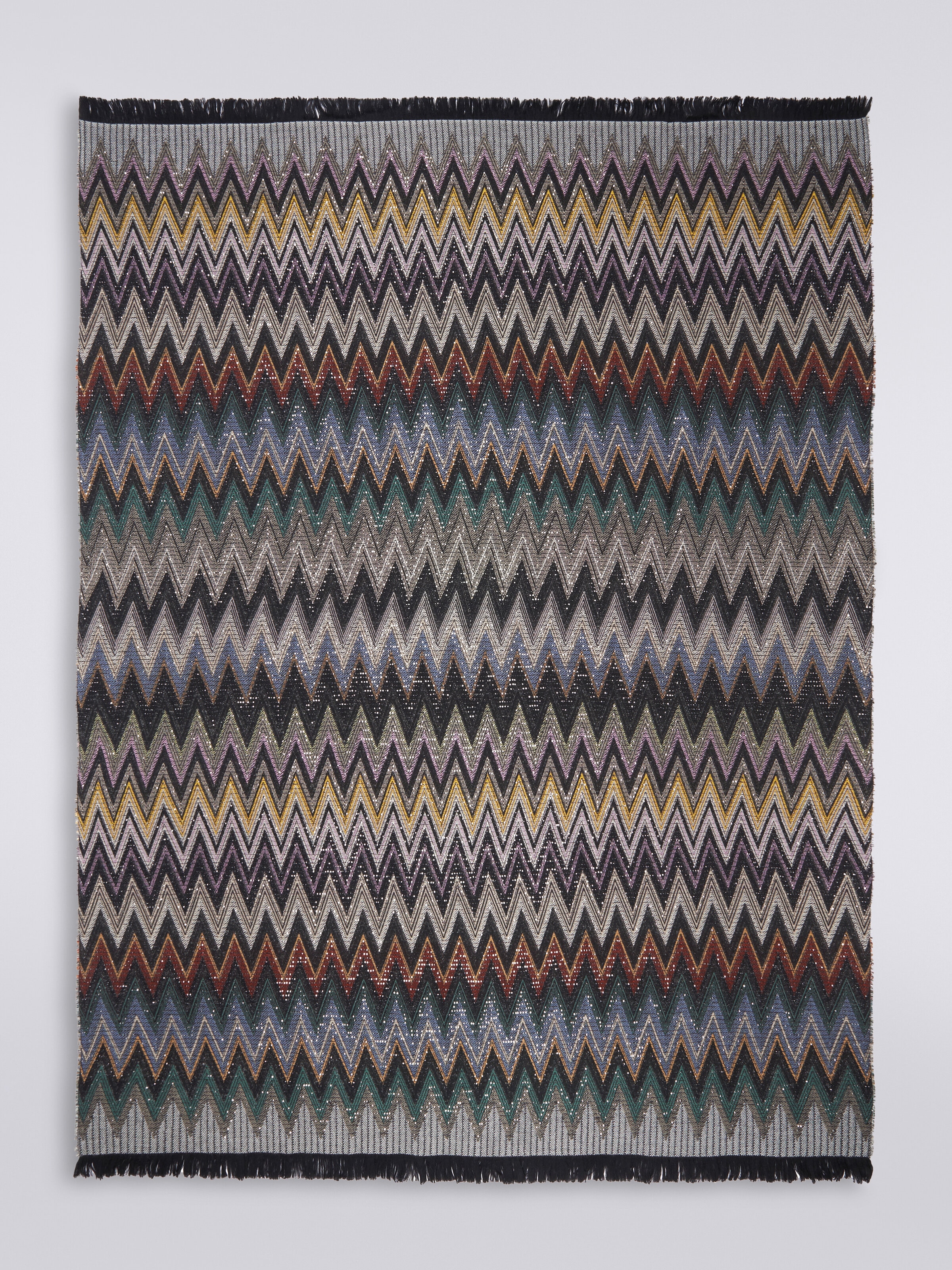 Chen 140x200 cm wool blend zigzag plaid blanket with sequins, Black    - 1