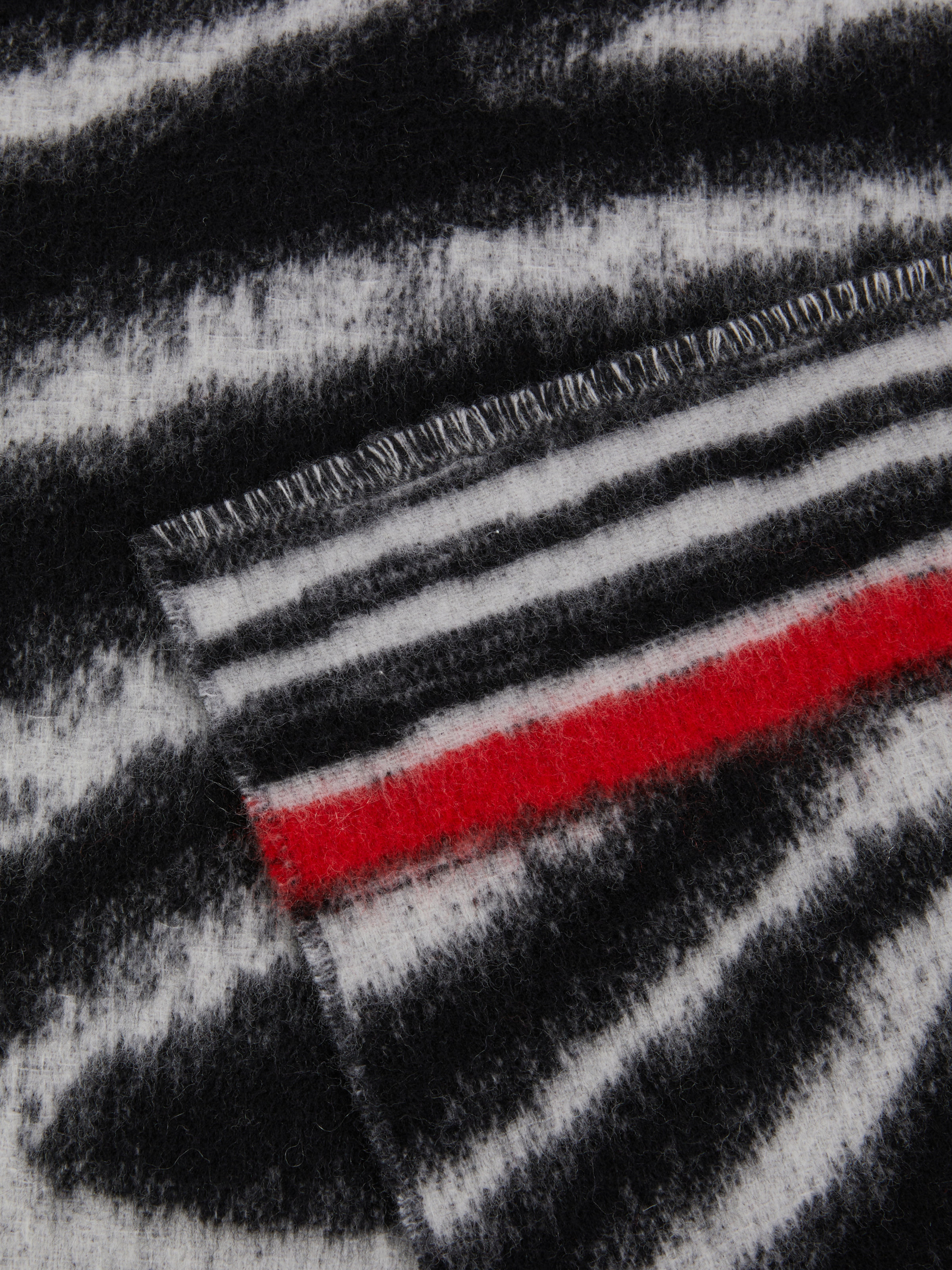Cleopatra 130x190 cm plaid blanket in animalier wool, Black & White - 2