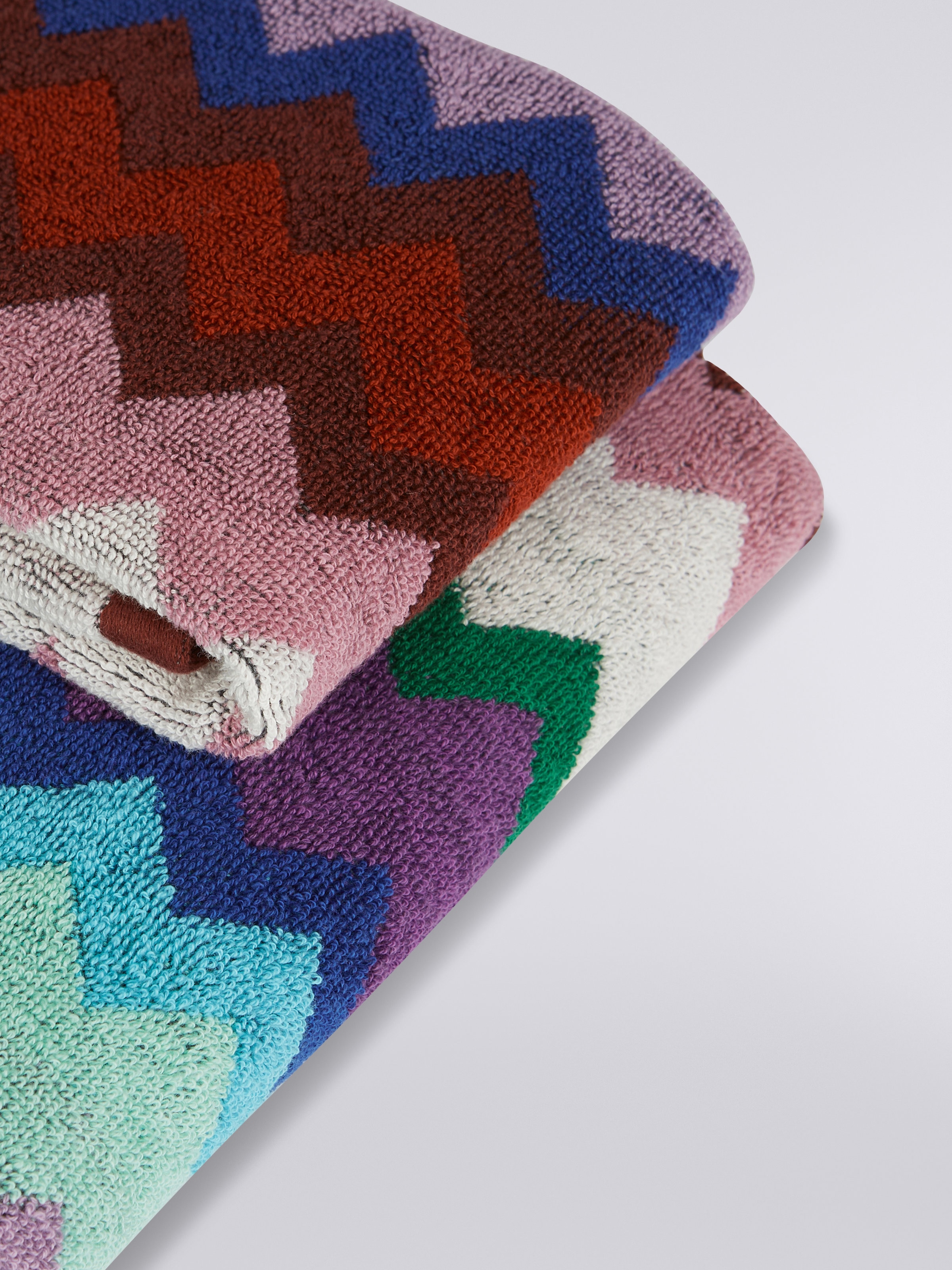 Ensemble de 2 serviettes de bain Chantal en coton éponge à chevrons, Multicolore  - 2