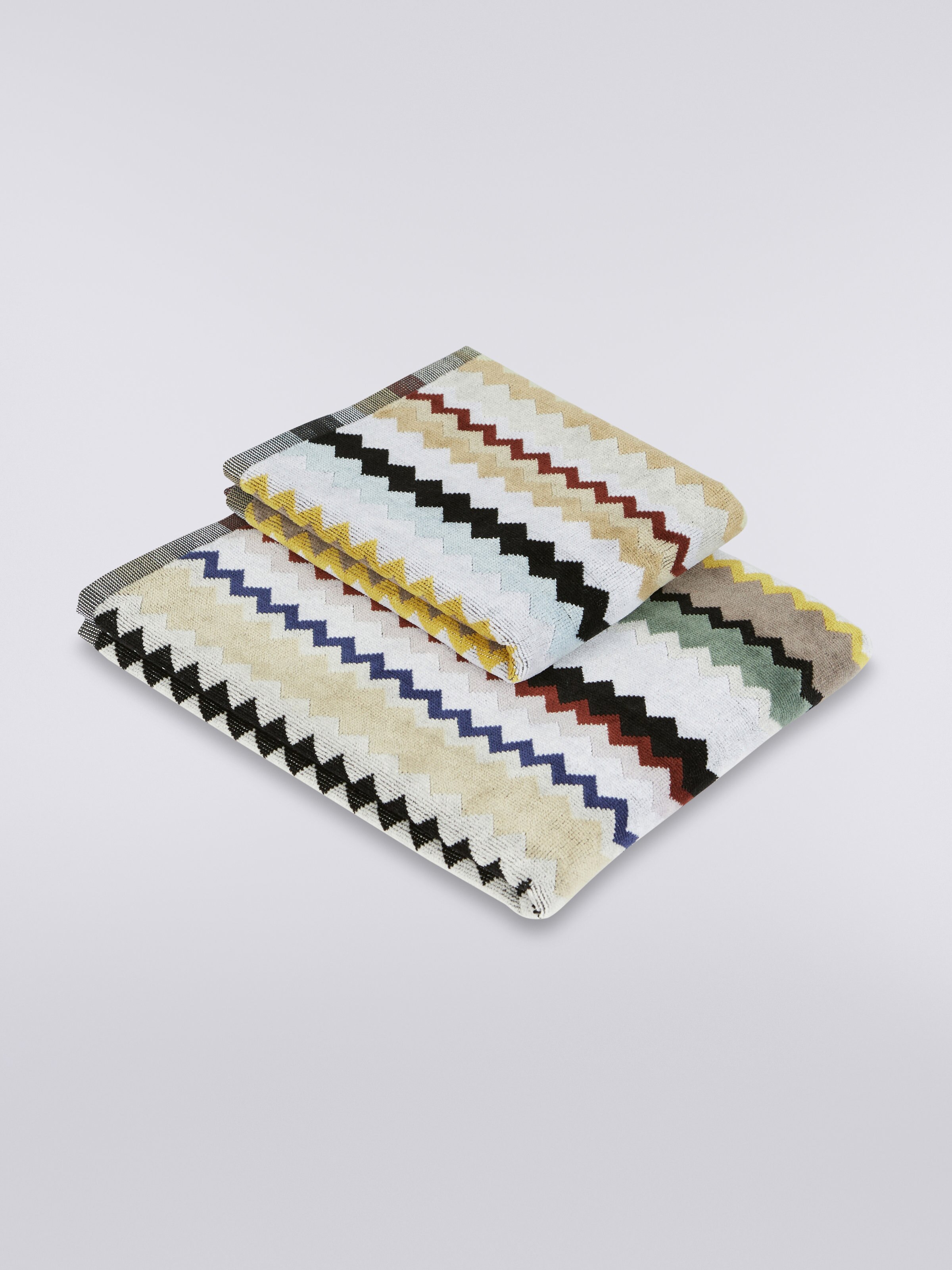 2-piece Curt bath towel set in chevron cotton terry, Black    - 0