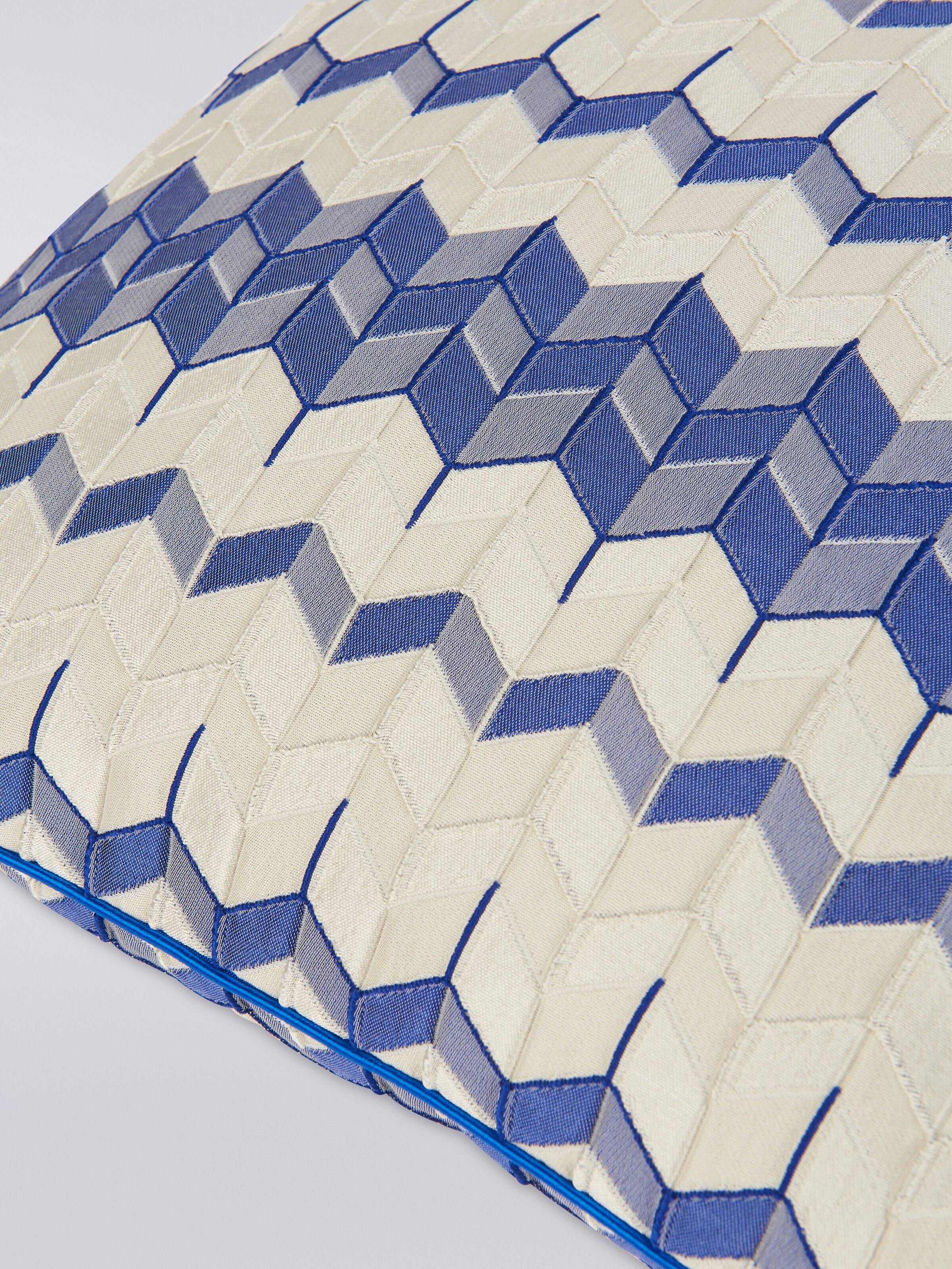 Tread 40x40 cm chevron 3D effect cushion, Blue - 2