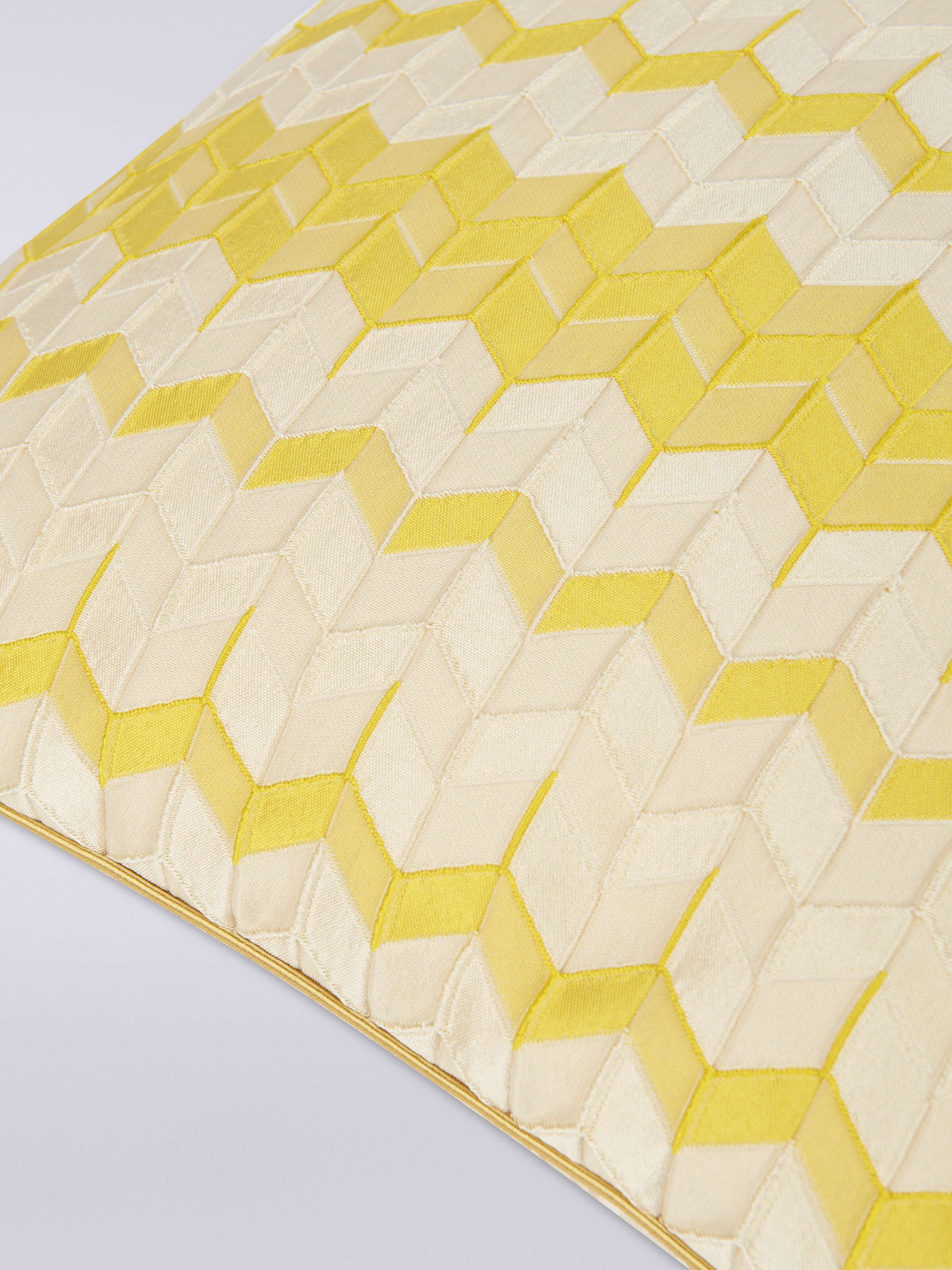 Tread 40x40 cm chevron 3D effect cushion, Yellow  - 2